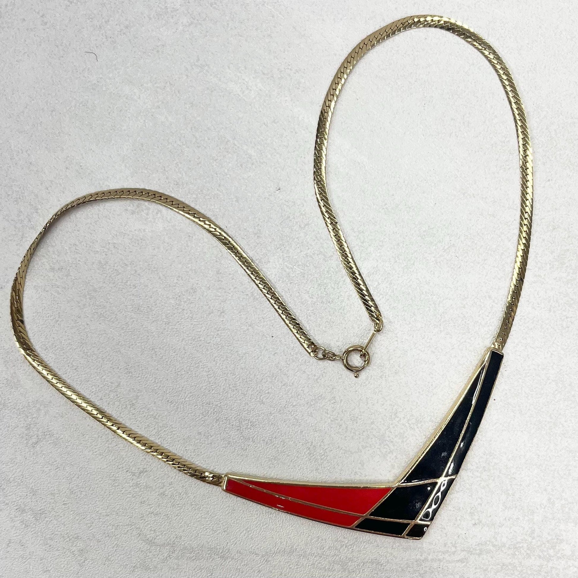 Vintage Gold Tone Black & Red V Neck Enamelled Chain Necklace Fabulous 1970’s - 1980’s Collar Style Necklace TheGreenGlassGemShop