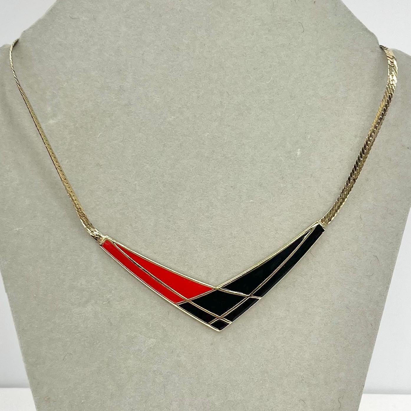 Vintage Gold Tone Black & Red V Neck Enamelled Chain Necklace Fabulous 1970’s - 1980’s Collar Style Necklace TheGreenGlassGemShop