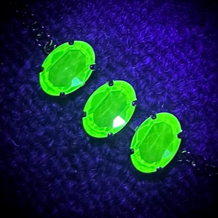 Vintage Green Uranium Glass Oval Crystal Trio Bracelet Gold Plated Metal UV Reactive Glow Jewellery TheGreenGlassGemShop