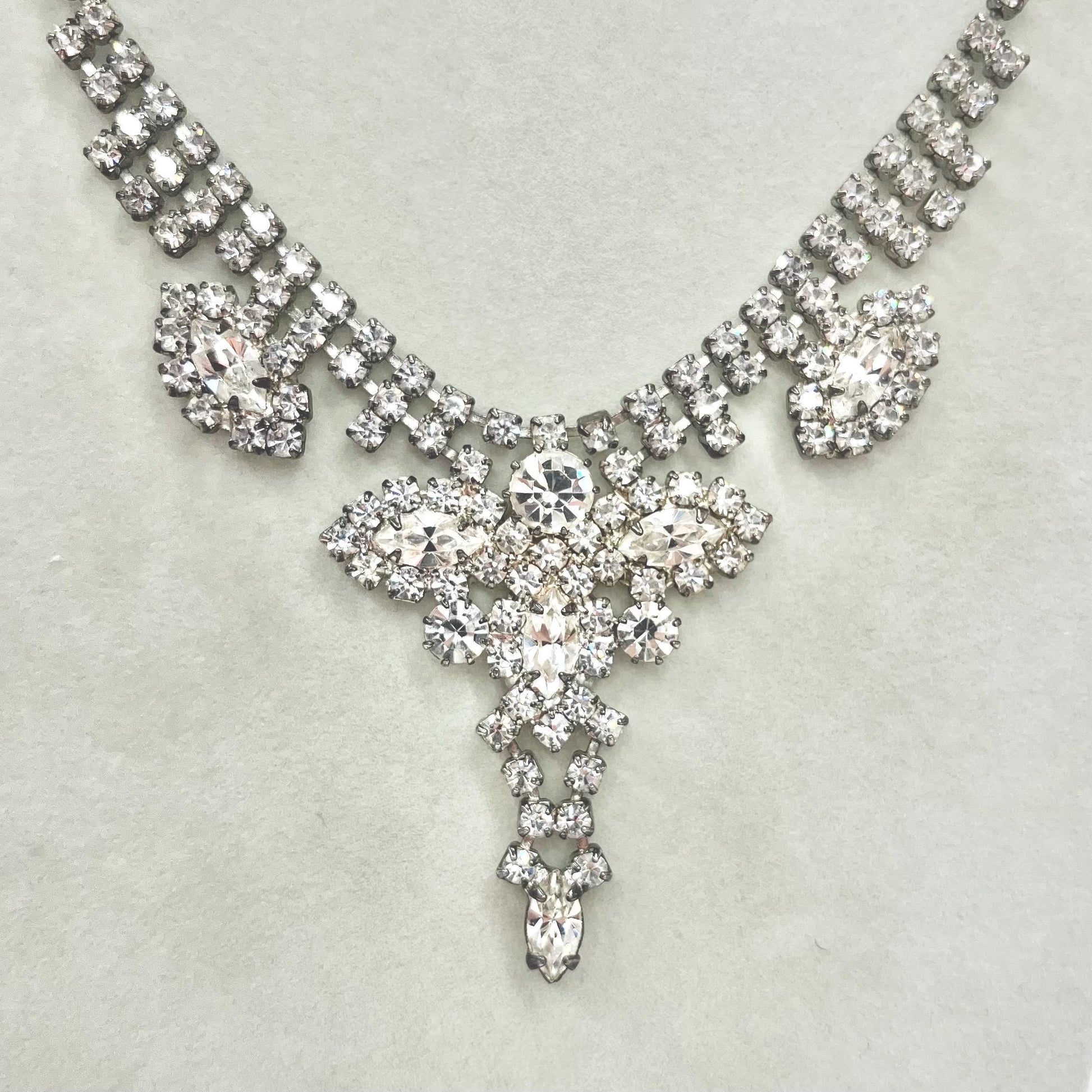 Vintage Impressive 1940’s - 1950’s Silver Tone Paste Crystal Drop Necklace Beautifully Sparkling TheGreenGlassGemShop