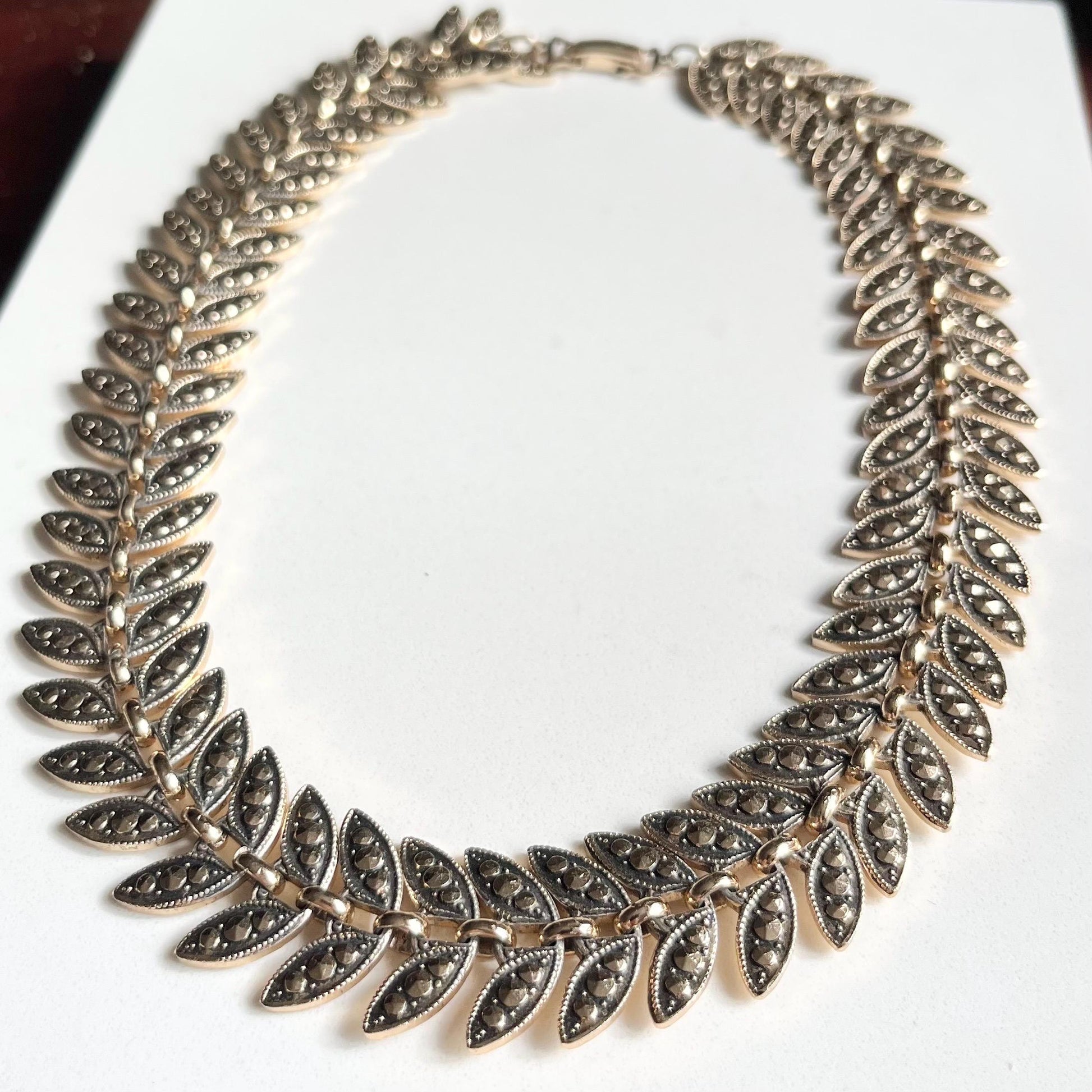 Vintage Light Gold Tone Faux Marcasite Leaf Link Chain Necklace 1970’s - 1980’s Lightweight MillyOliverVintage