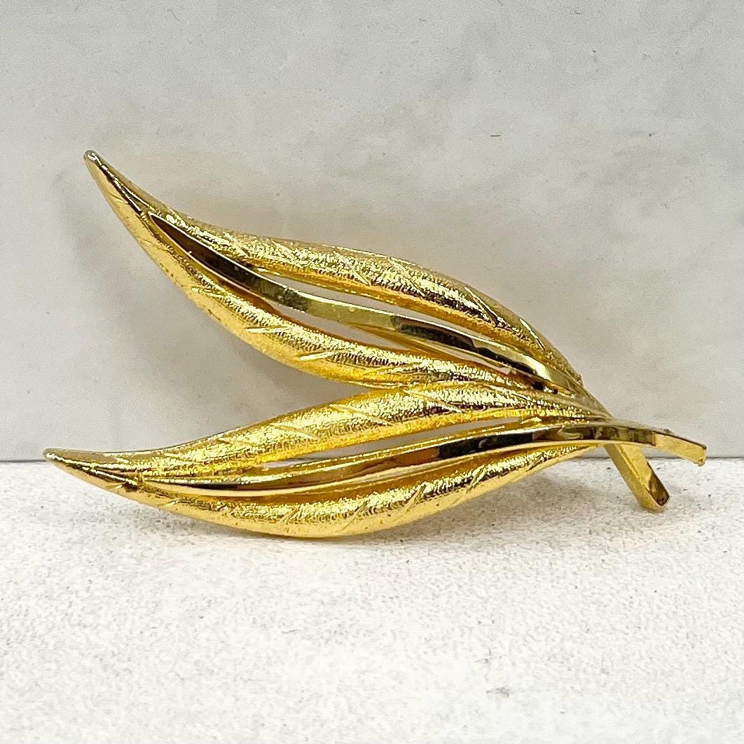Vintage Leaf Shaped Textured Gold Plated Brooch MillyOliverVintage