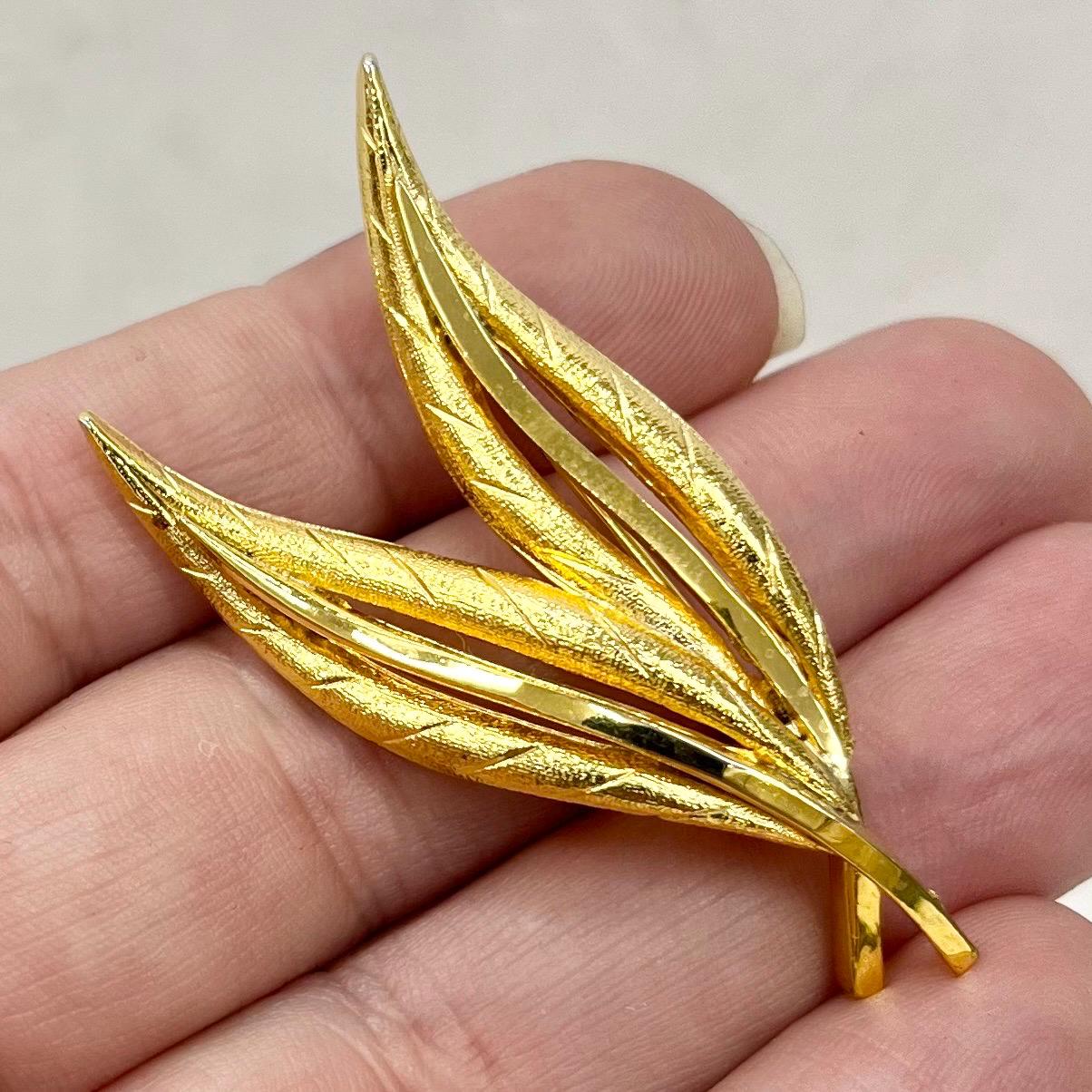 Vintage Leaf Shaped Textured Gold Plated Brooch MillyOliverVintage