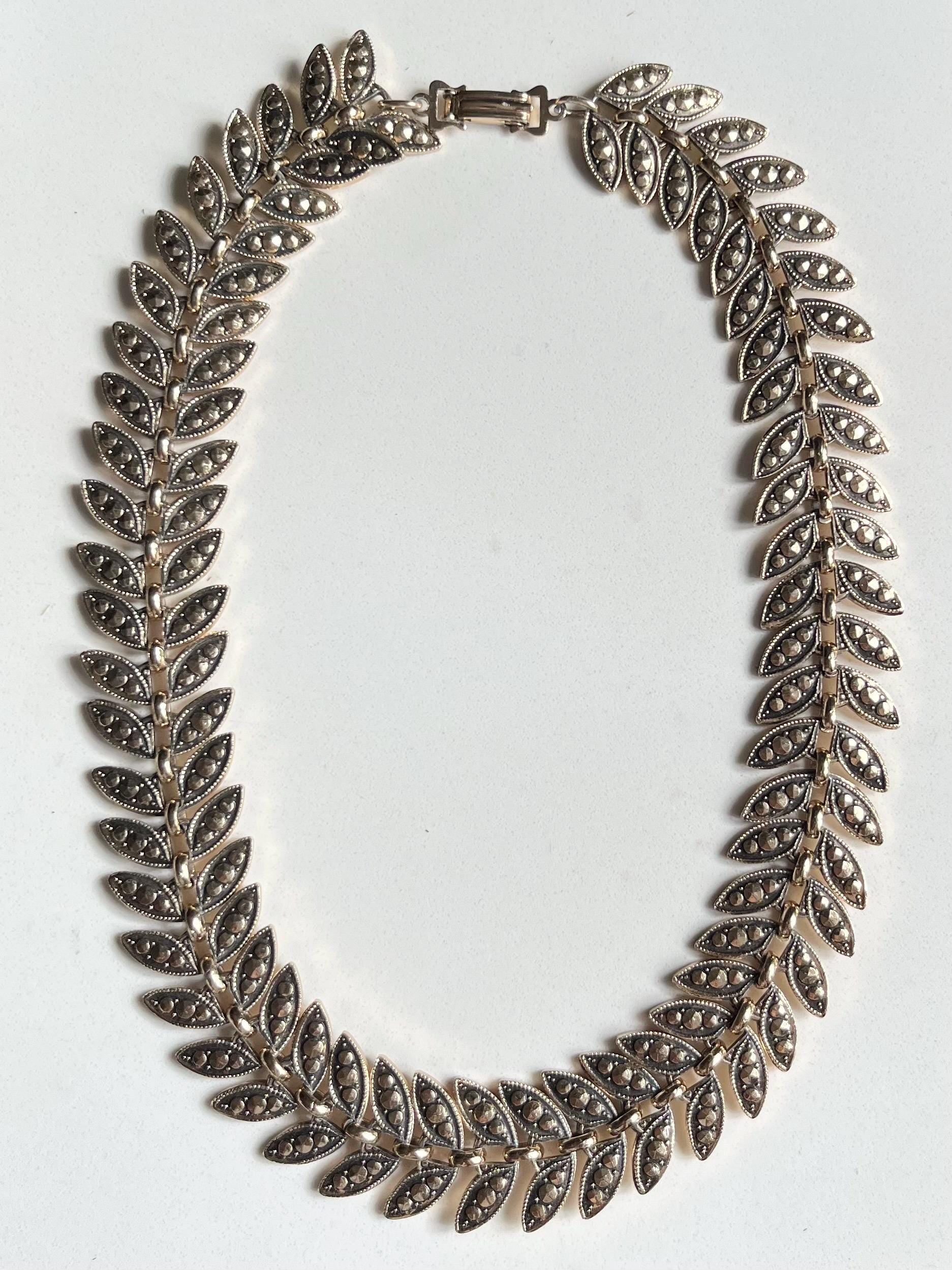 Vintage Light Gold Tone Faux Marcasite Leaf Link Chain Necklace 1970’s - 1980’s Lightweight MillyOliverVintage
