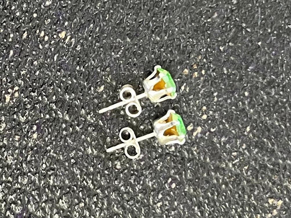 Sterling Silver Uranium Glass Round Cut Crystal Stud Earrings 4.5mm with a UV Reactive Glow UV Jewellery MillyOliverVintage
