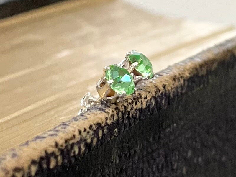Sterling Silver Uranium Glass Round Cut Crystal Stud Earrings 4.5mm with a UV Reactive Glow UV Jewellery MillyOliverVintage