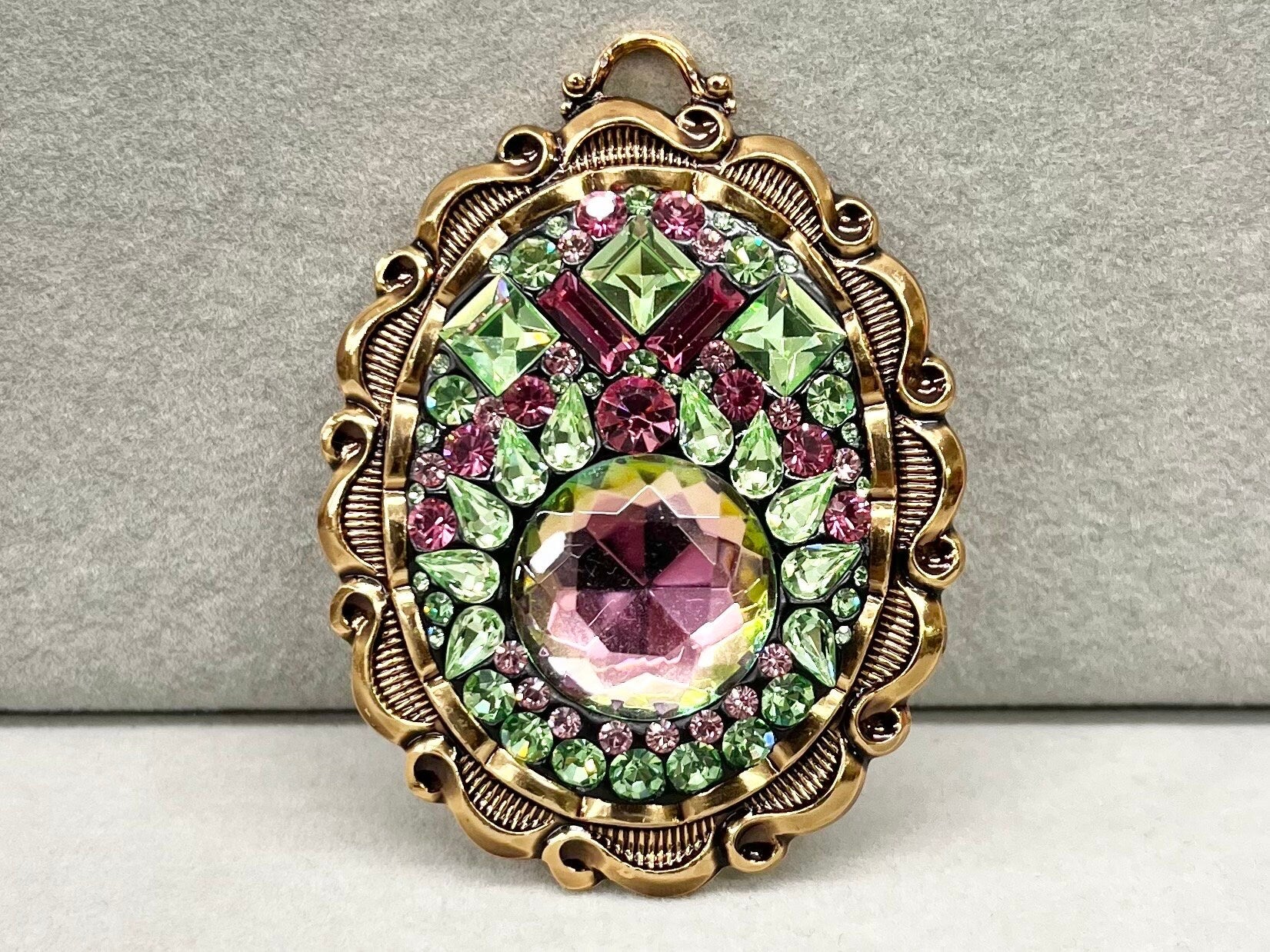 Statement Large Pink Green Uranium Pendant with Vintage Uranium Swarovski Crystal Elements in a Gold Tone Vintage Setting UV Reactive Glow TheGreenGlassGemShop