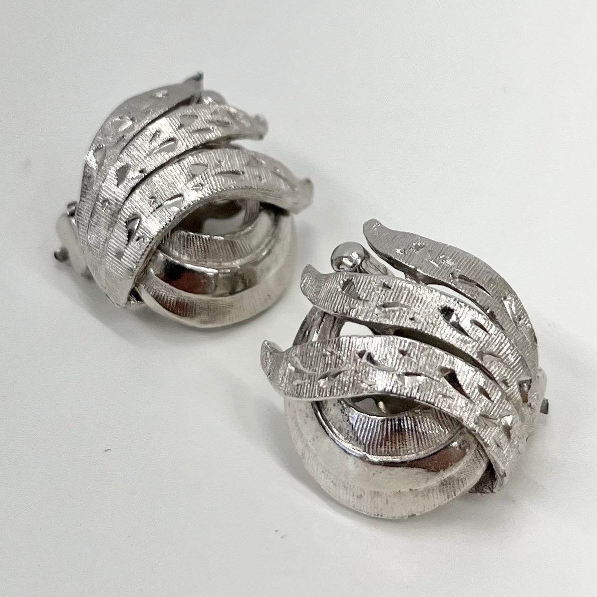 Vintage Sphinx Silver Tone Brutalist Knot Earrings Clip On Earrings for Non Pierced Ears TheGreenGlassGemShop