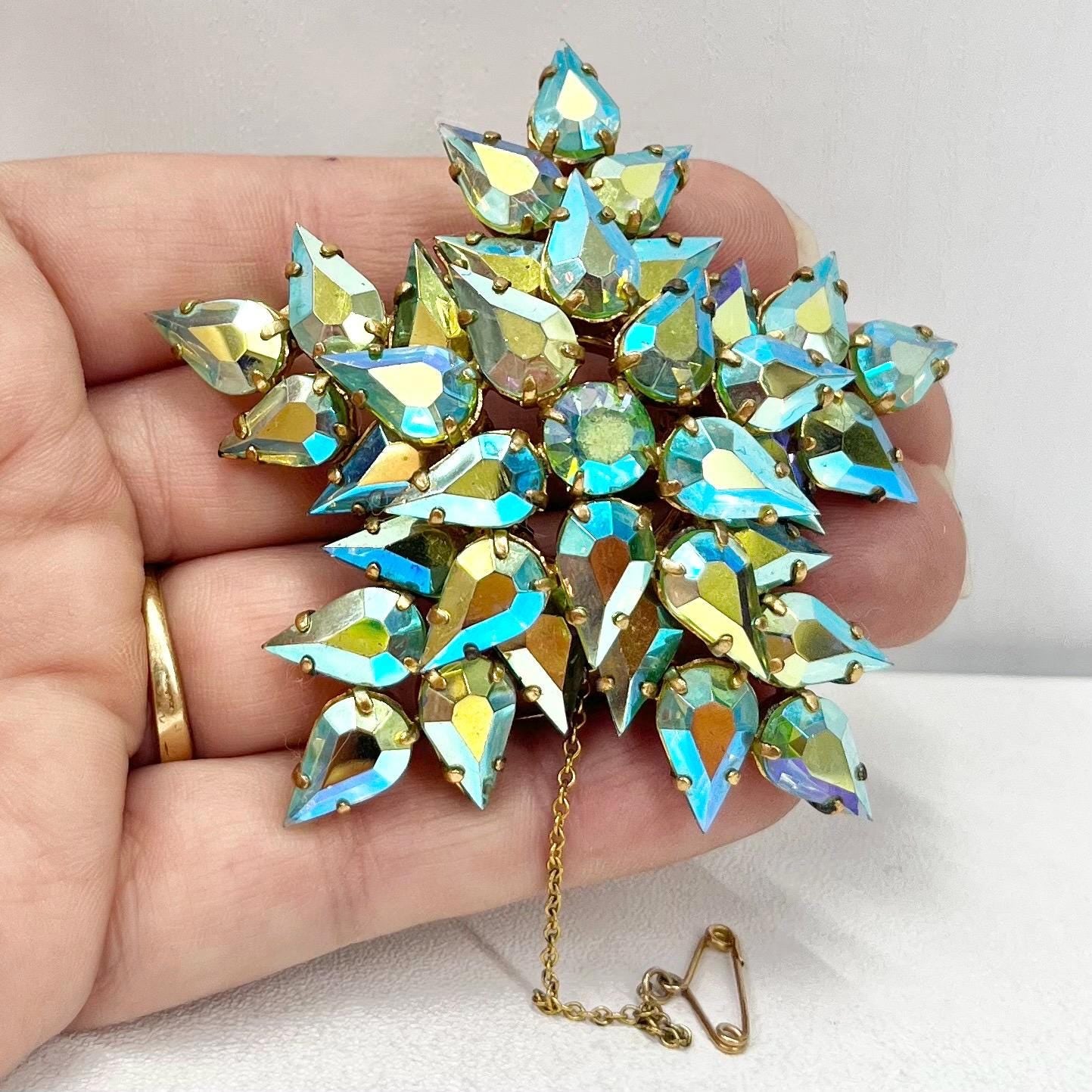 Huge Statement Green Crystal Snowflake Brooch Gold Tone with a Uranium Crystal Centre UV Reactive Glow Vintage Victorian Style Jewellery TheGreenGlassGemShop