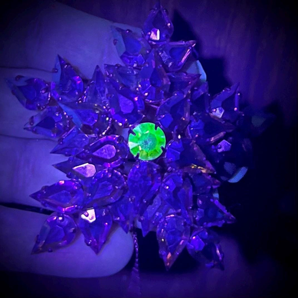 Huge Statement Green Crystal Snowflake Brooch Gold Tone with a Uranium Crystal Centre UV Reactive Glow Vintage Victorian Style Jewellery TheGreenGlassGemShop