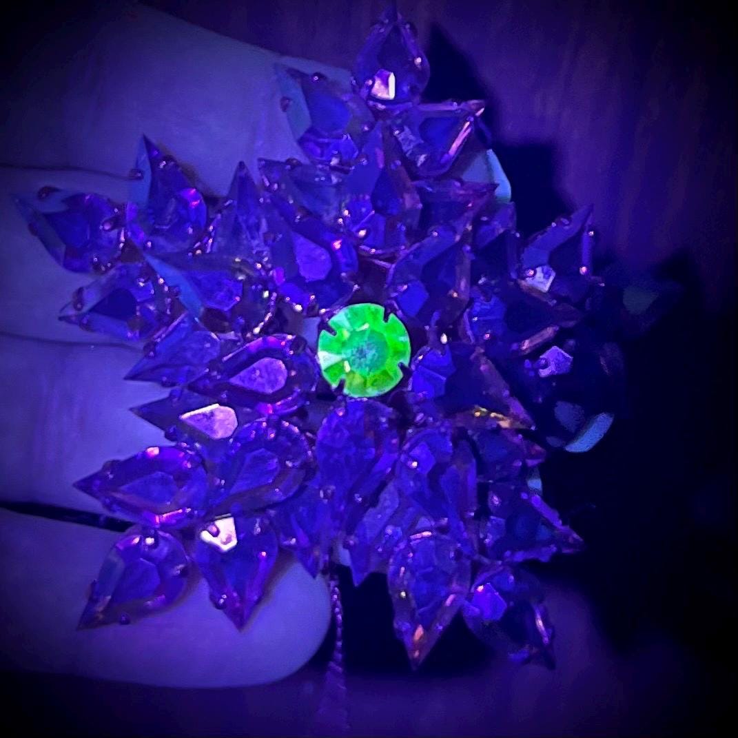 Huge Statement Green Crystal Snowflake Brooch Gold Tone with a Uranium Crystal Centre UV Reactive Glow Vintage Victorian Style Jewellery TheGreenGlassGemShop