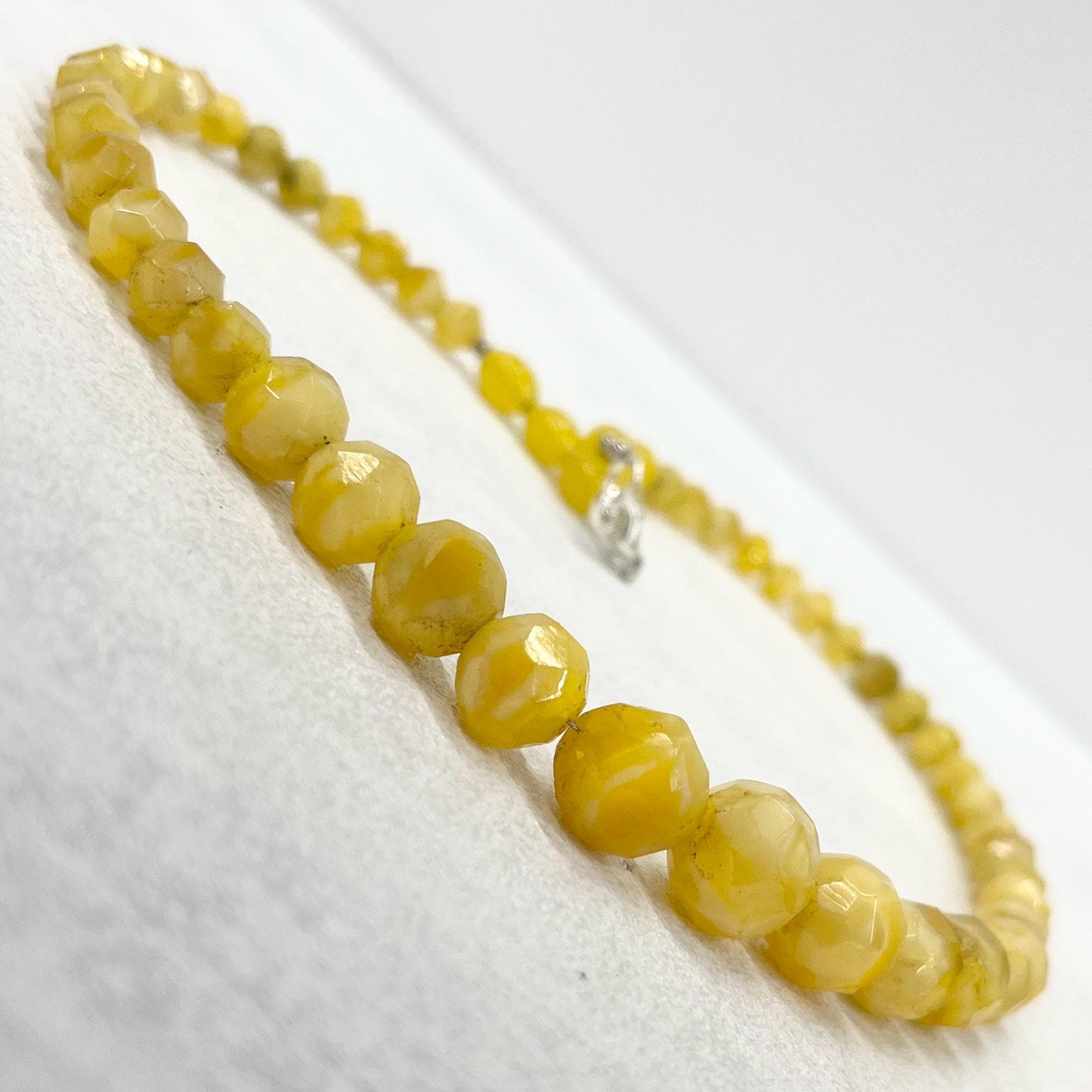 Vintage Yellow Uranium Glass Graduated Marbled Bead Necklace Bright Green UV Reactive Glow Jewellery 16” Long TheGreenGlassGemShop