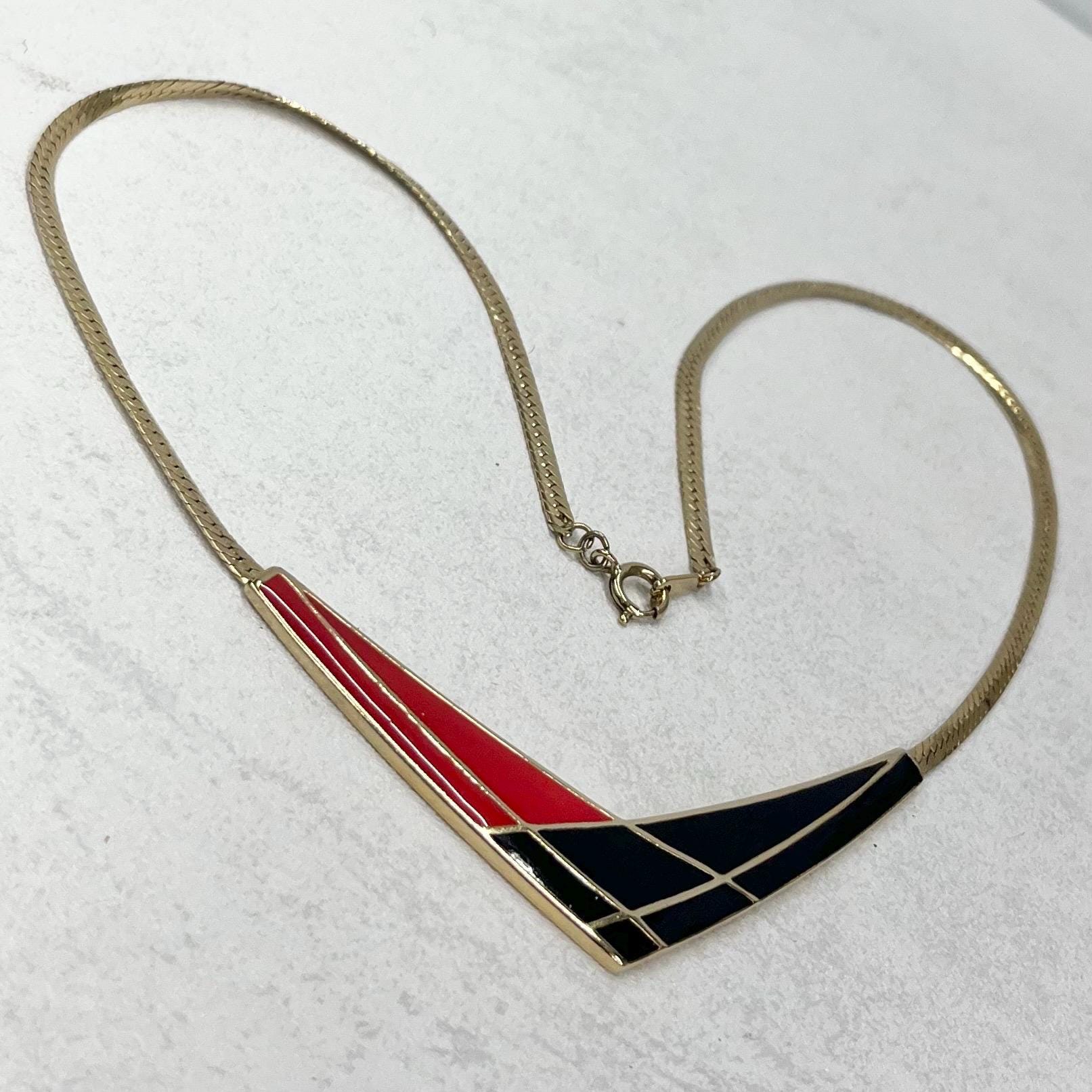 Vintage Gold Tone Black & Red V Neck Enamelled Chain Necklace Fabulous 1970’s - 1980’s Collar Style Necklace TheGreenGlassGemShop