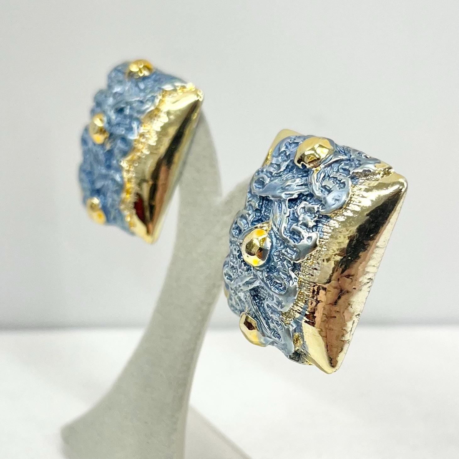 Vintage Light Weight Textured Faux Gold & Sky Blue Faux Enamel Square Statement Clip On Earrings 1980’s - 1990’s TheGreenGlassGemShop
