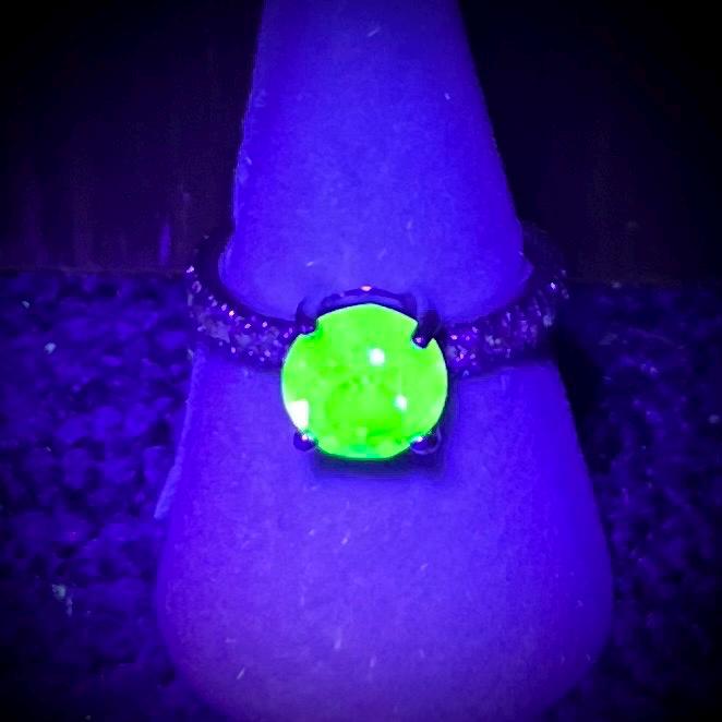 Sterling Silver Green Uranium Glass Round Cut Crystal Solitaire Ring with a Full Crystal Band UV Reactive Glow Size uk N 1/2 or us 7 TheGreenGlassGemShop
