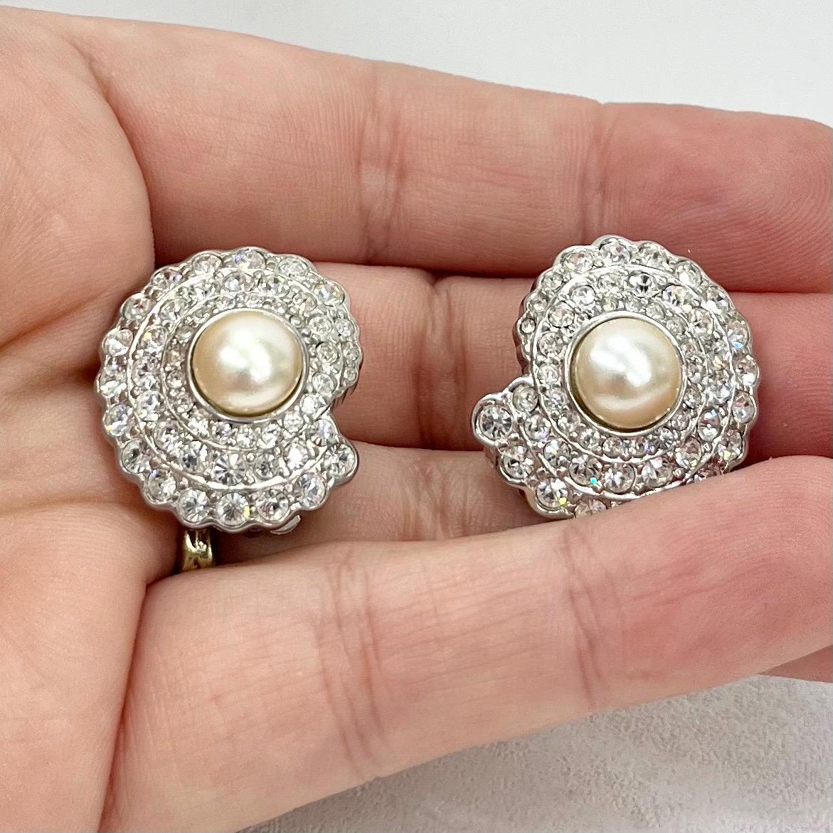 Stunning Vintage Clear Crystal Silver Tone Shell Shaped Clip On Earrings with Glass Pearl Centers Excellent Quality TheGreenGlassGemShop