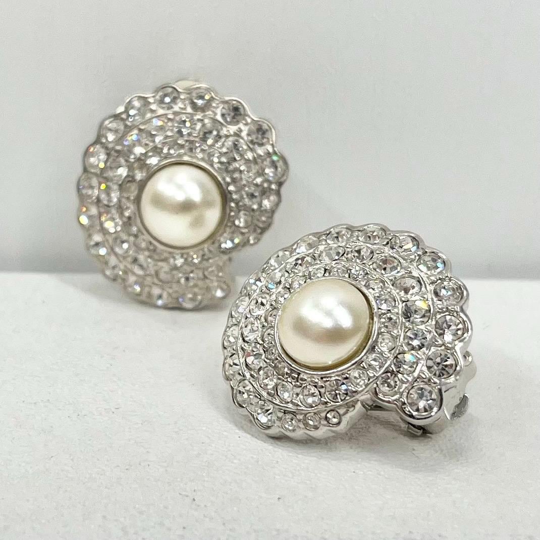 Stunning Vintage Clear Crystal Silver Tone Shell Shaped Clip On Earrings with Glass Pearl Centers Excellent Quality TheGreenGlassGemShop