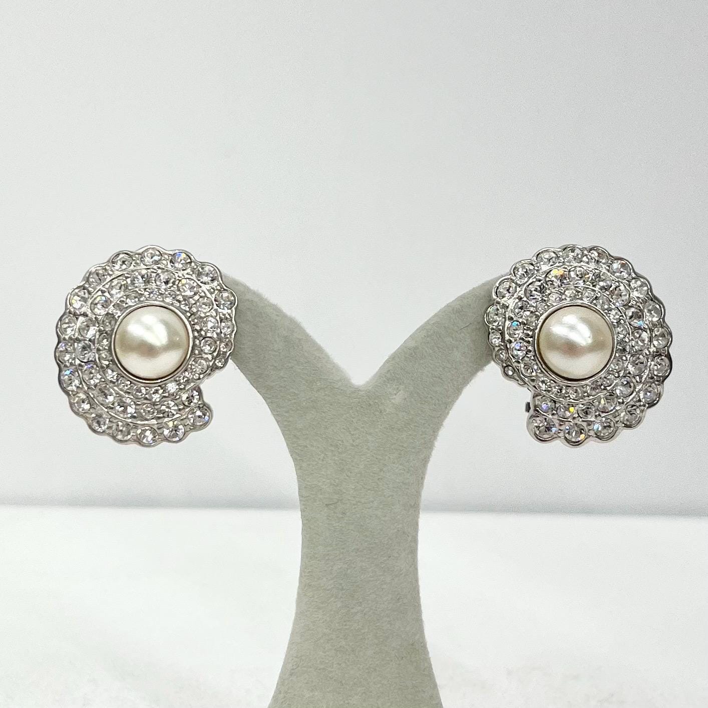 Stunning Vintage Clear Crystal Silver Tone Shell Shaped Clip On Earrings with Glass Pearl Centers Excellent Quality TheGreenGlassGemShop