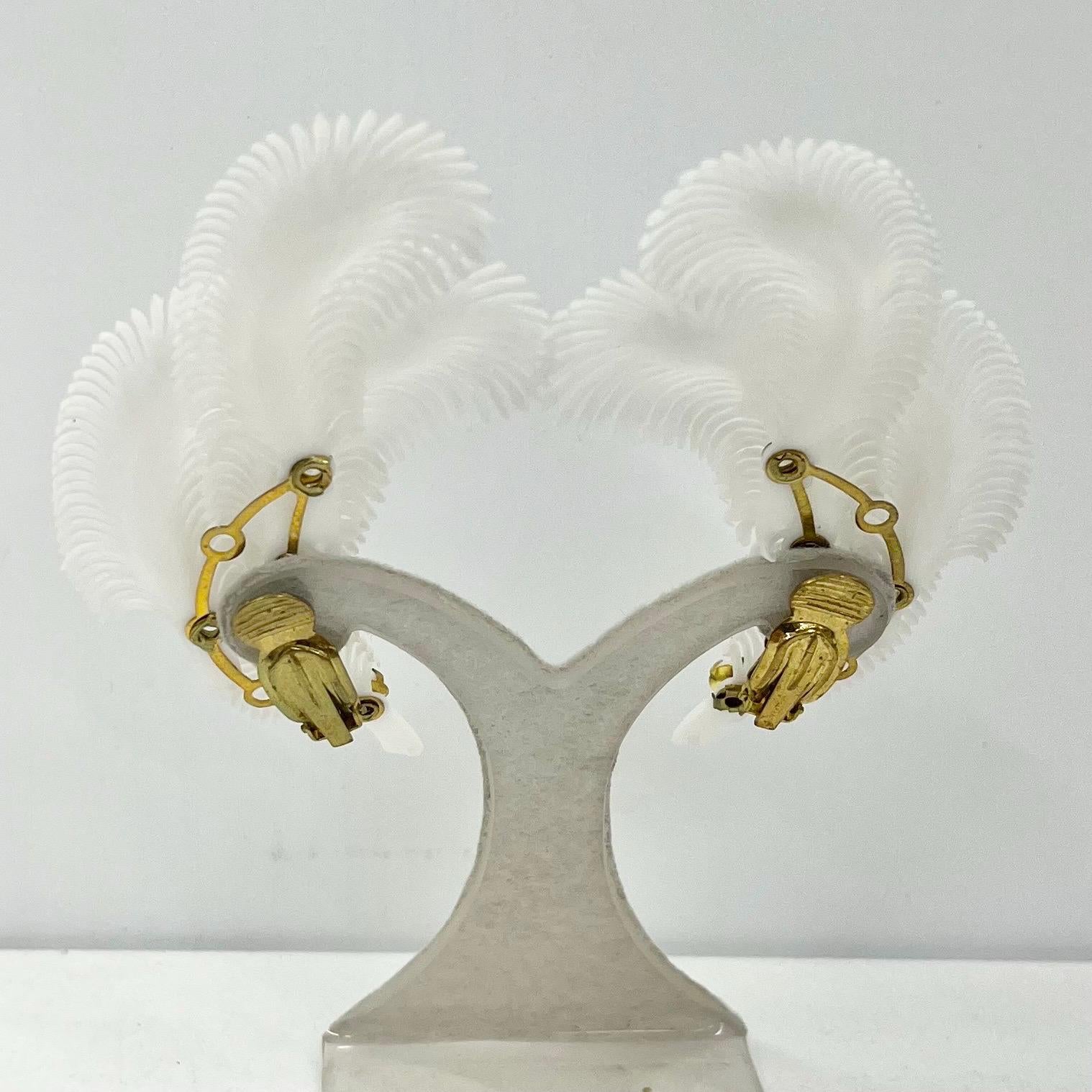Vintage White Plastic Four Feather Clip On Earrings 1980’s - 1990’s Light Weight Statement Earrings TheGreenGlassGemShop