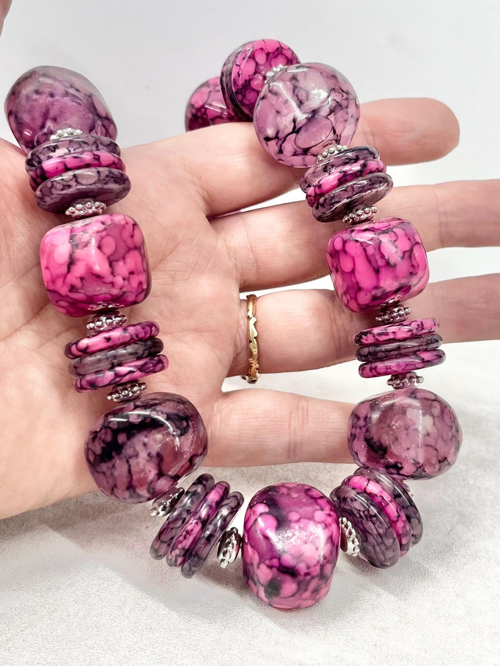 Vintage Chunky Marbled Fuchsia Pink Beaded Acrylic Bead Necklace Statement Jewellery 18” with a 3” Extender Chain MillyOliverVintage