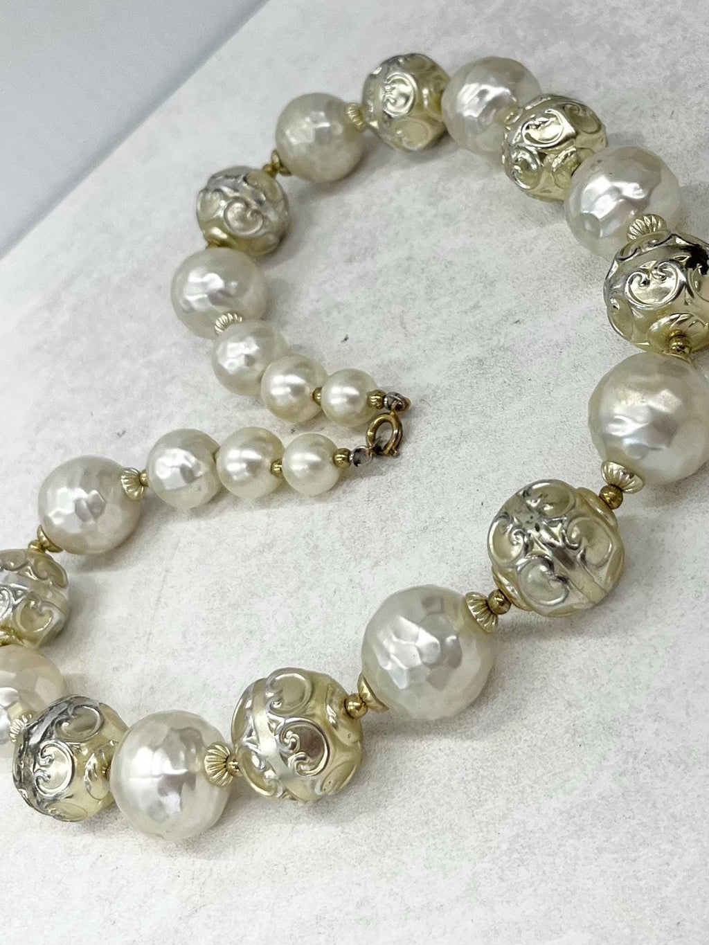 Vintage Chunky Cream & Gold Textured Acrylic Pearl Necklace 20” Long MillyOliverVintage