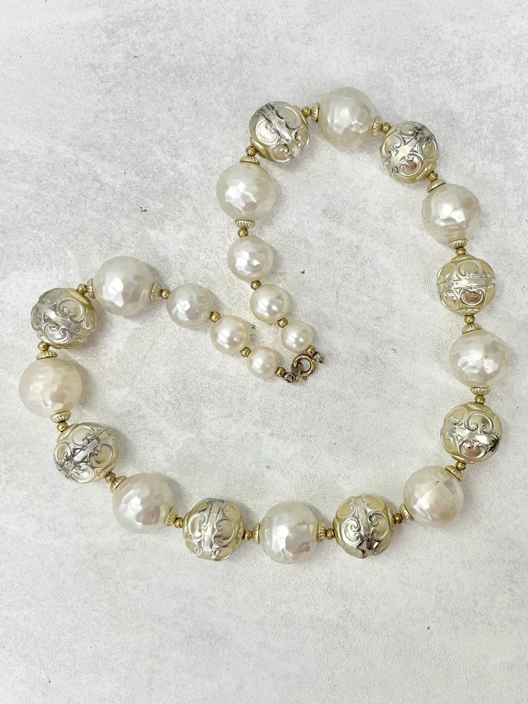 Vintage Chunky Cream & Gold Textured Acrylic Pearl Necklace 20” Long MillyOliverVintage