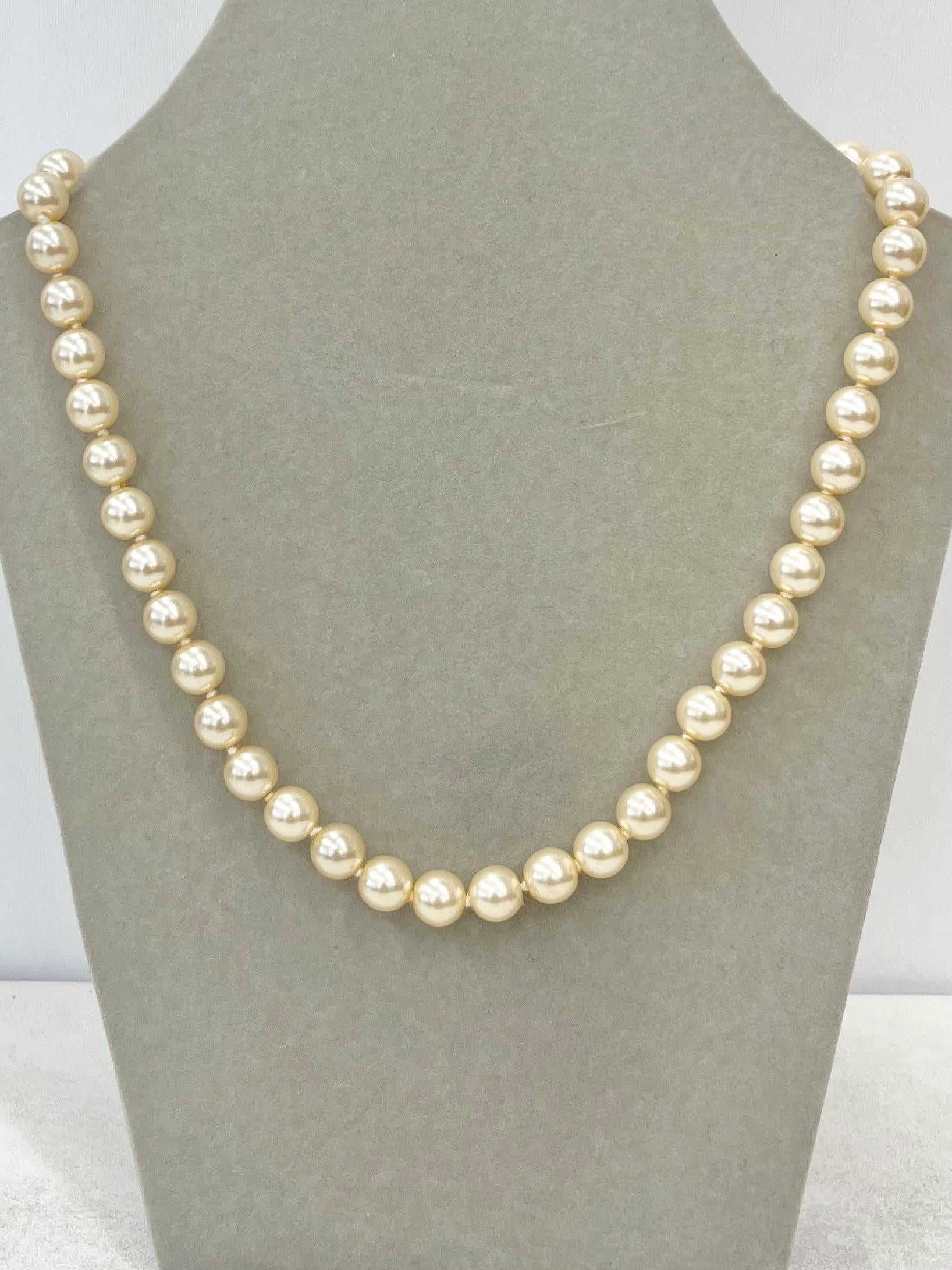 Vintage Handmade 16.5” Cream Glass Pearl Bead Hand Knotted Necklace MillyOliverVintage