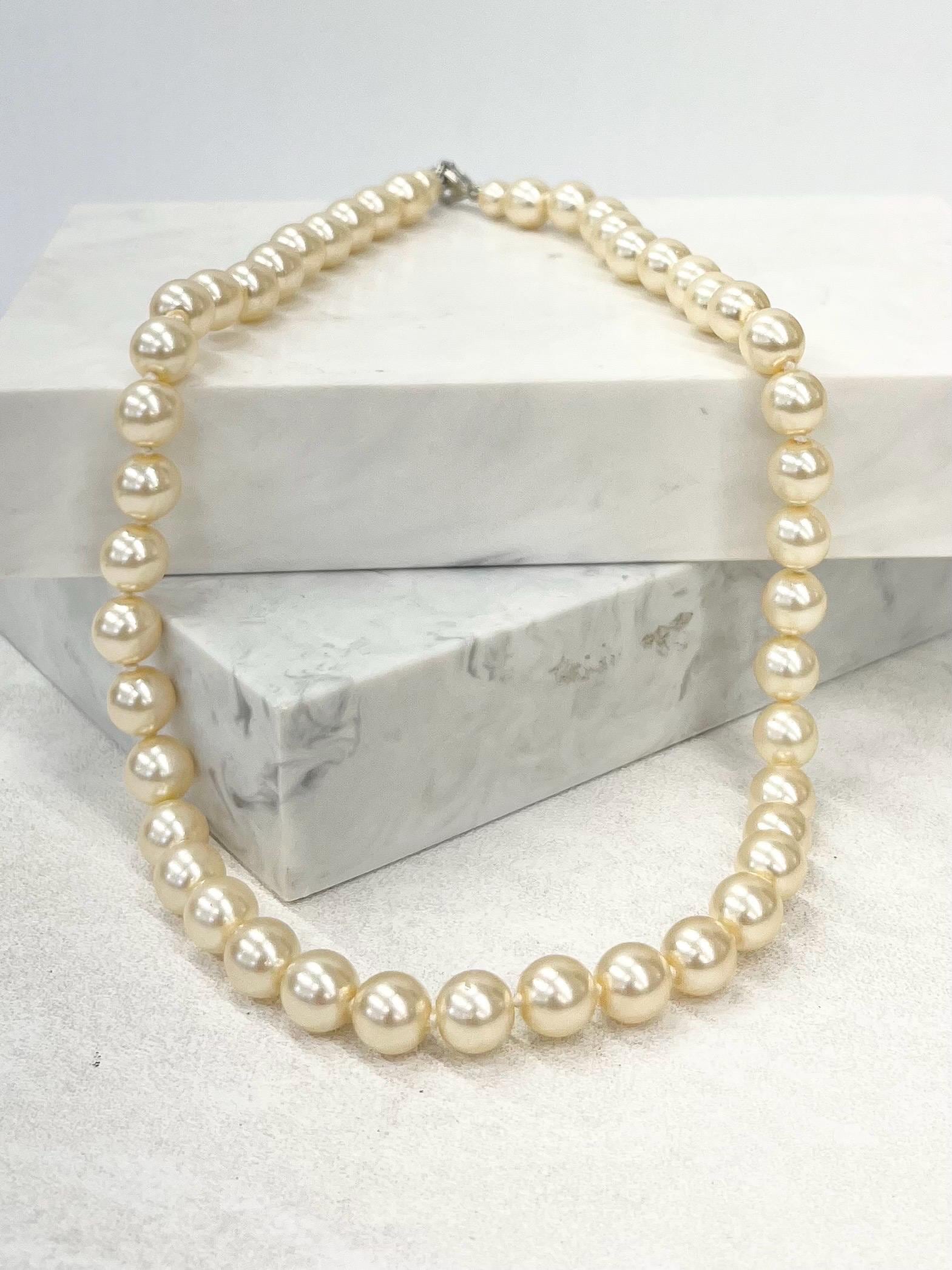 Vintage Handmade 16.5” Cream Glass Pearl Bead Hand Knotted Necklace MillyOliverVintage