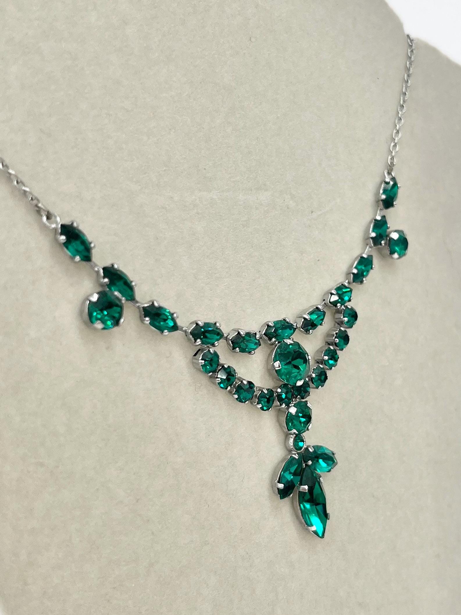 Vintage Silver Tone Emerald Green Paste Crystal Drop Necklace Beautifully Sparkling MillyOliverVintage