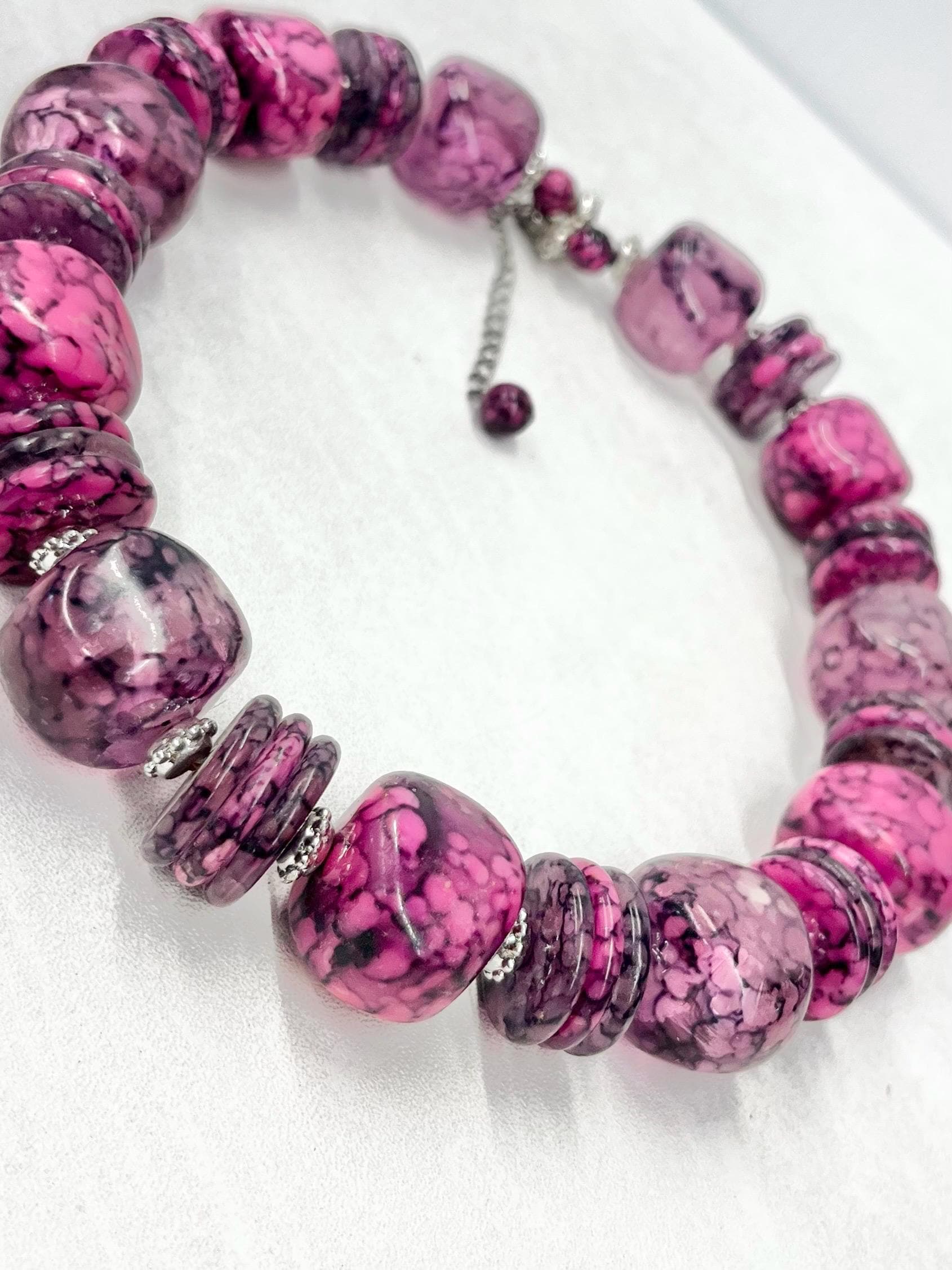 Vintage Chunky Marbled Fuchsia Pink Beaded Acrylic Bead Necklace Statement Jewellery 18” with a 3” Extender Chain MillyOliverVintage