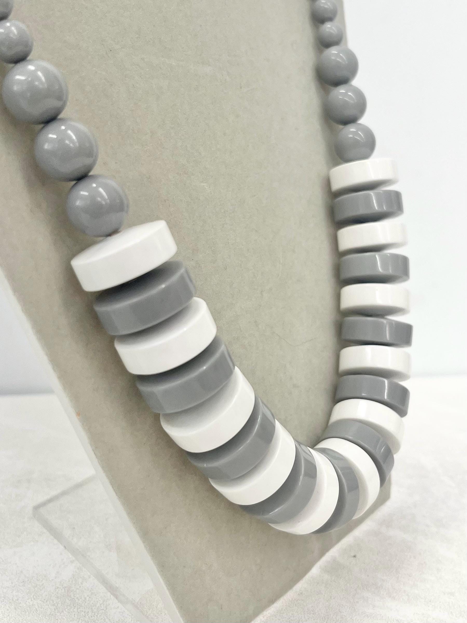 Vintage Grey & White Acrylic / Plastic Chunky Disc Bead Necklace 17” Long with a 3” Extender Chain MillyOliverVintage