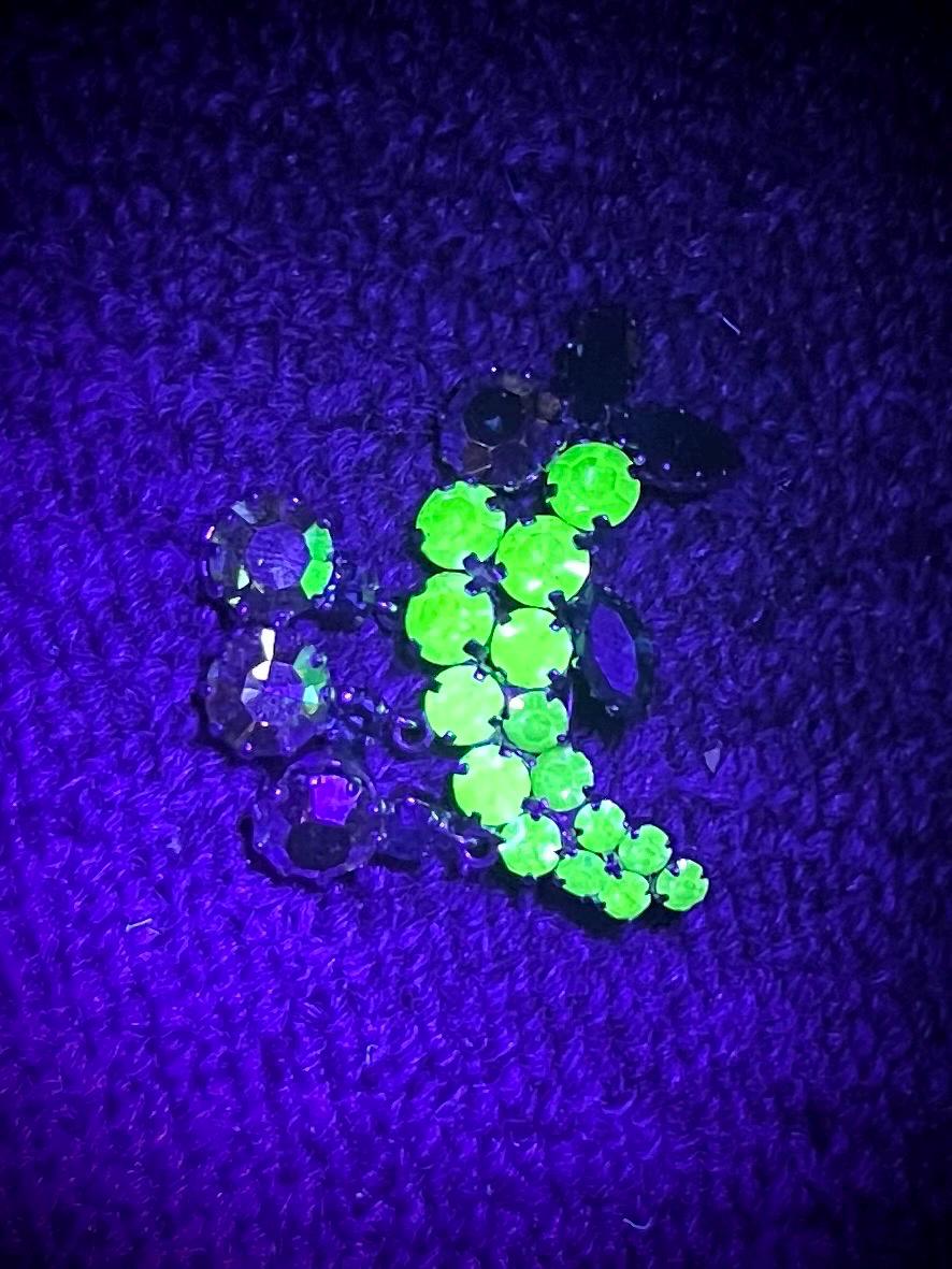 Vintage Green Uranium Glass Crystal Drop Brooch Silver Tone with a UV Reactive Glow UV Jewellery MillyOliverVintage
