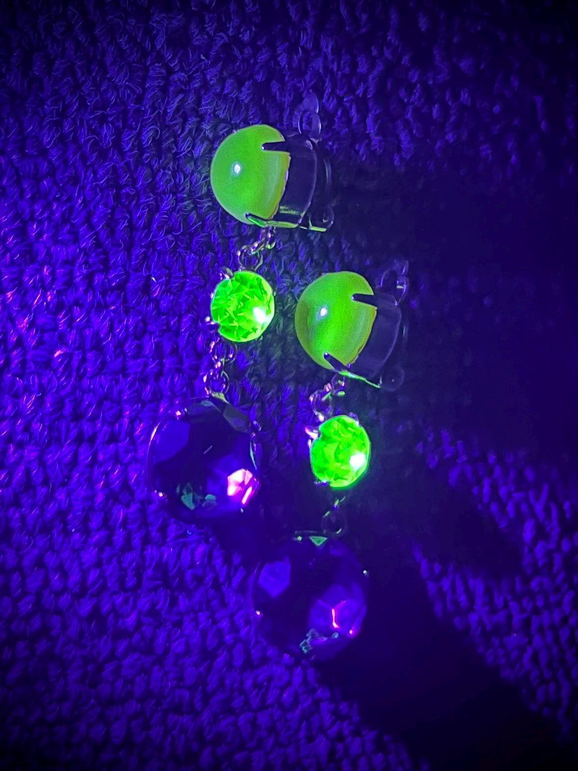 Yellow & Green Uranium Crystal Gold Tone Drop Clip On Earrings UV Reactive Glowing Statement Jewellery MillyOliverVintage