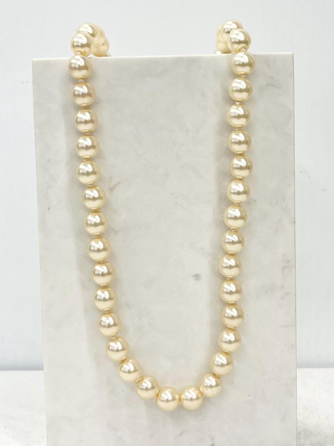 Vintage Handmade 16.5” Cream Glass Pearl Bead Hand Knotted Necklace MillyOliverVintage