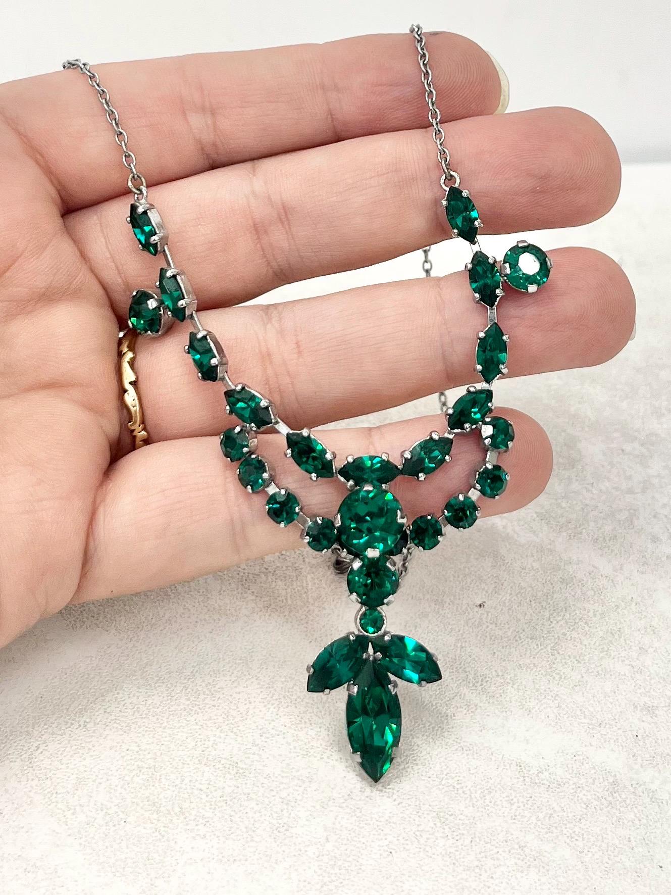 Vintage Silver Tone Emerald Green Paste Crystal Drop Necklace Beautifully Sparkling MillyOliverVintage