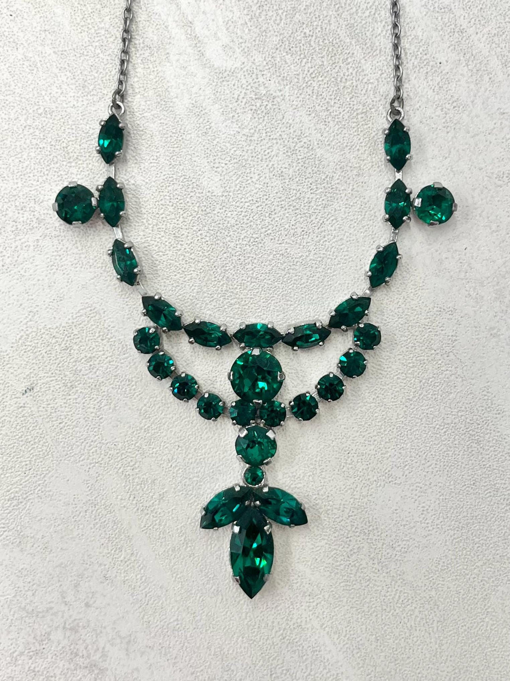 Vintage Silver Tone Emerald Green Paste Crystal Drop Necklace Beautifully Sparkling MillyOliverVintage