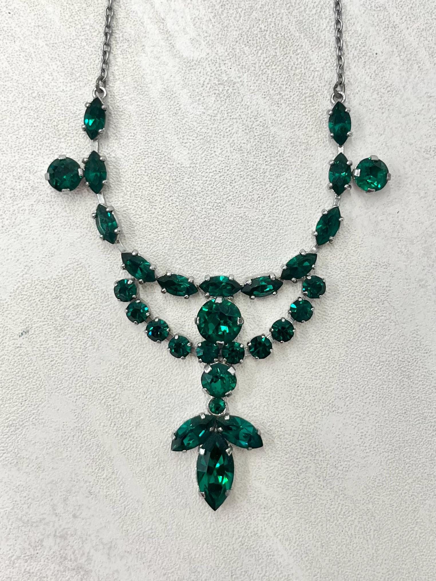 Vintage Silver Tone Emerald Green Paste Crystal Drop Necklace Beautifully Sparkling MillyOliverVintage