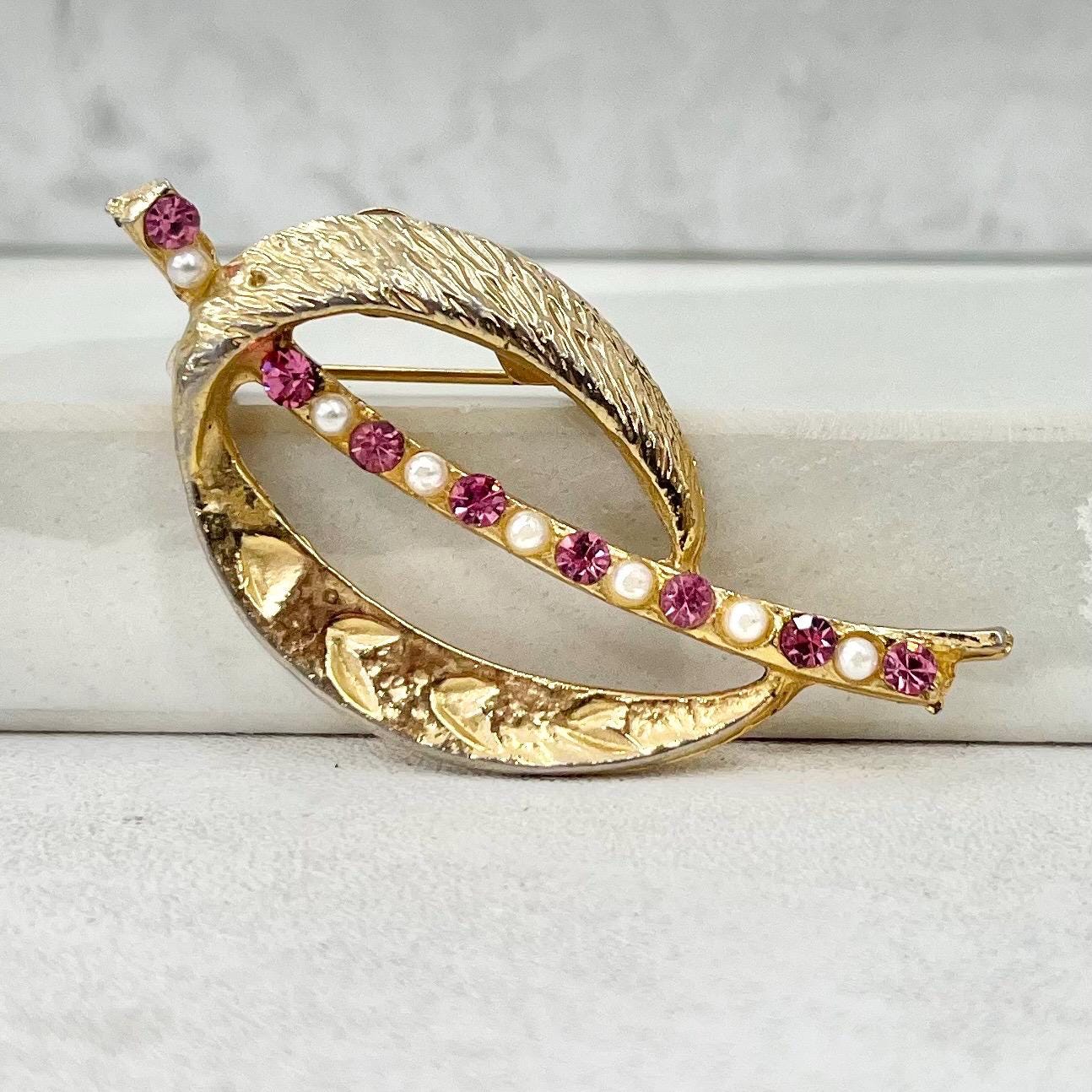 Vintage Gold Tone Brooch with Pink Crystals & Faux Pearls MillyOliverVintage