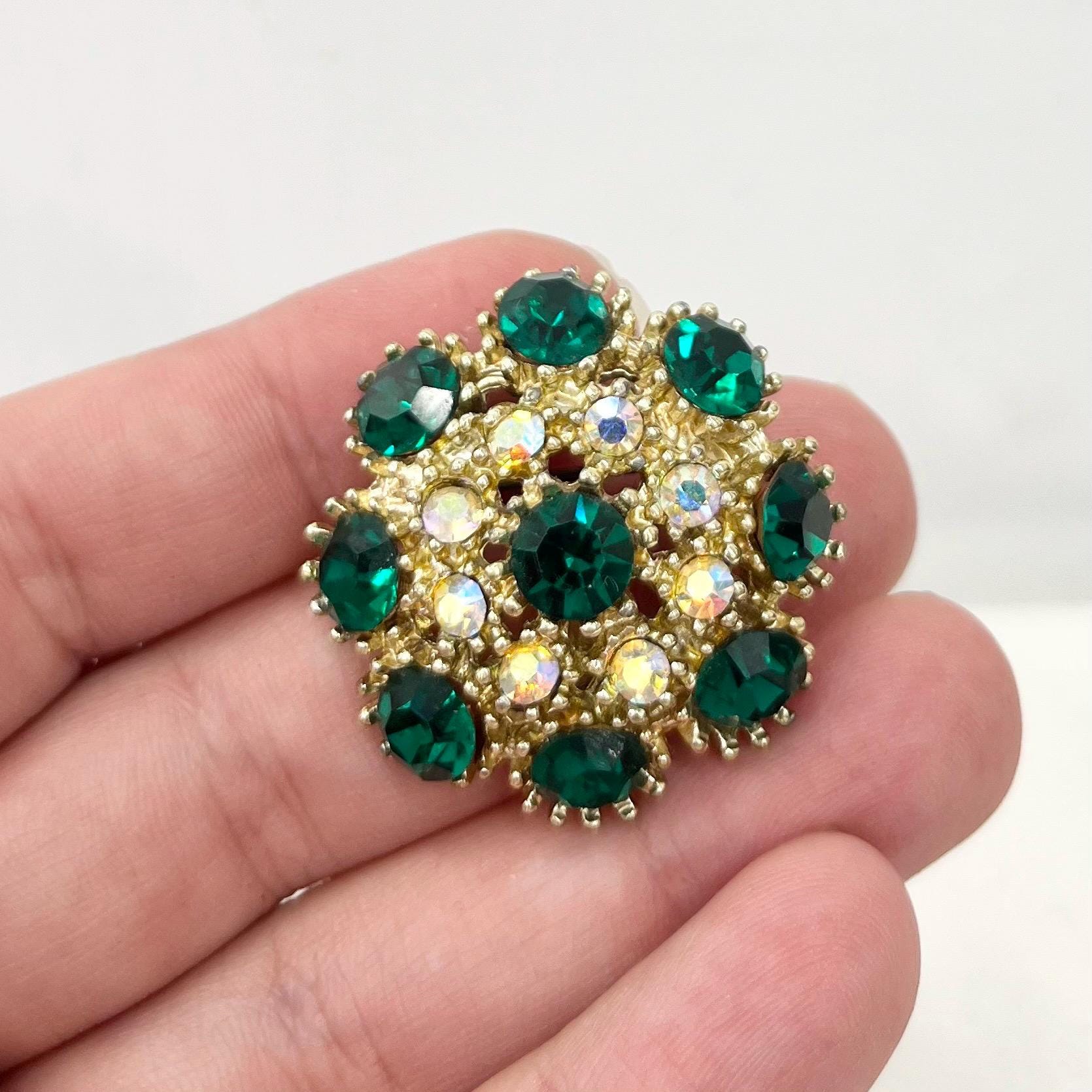 Vintage Green Glass Crystal Statement Brooch in a Gold Tone Setting Exceptional Quality Vintage Brooch MillyOliverVintage