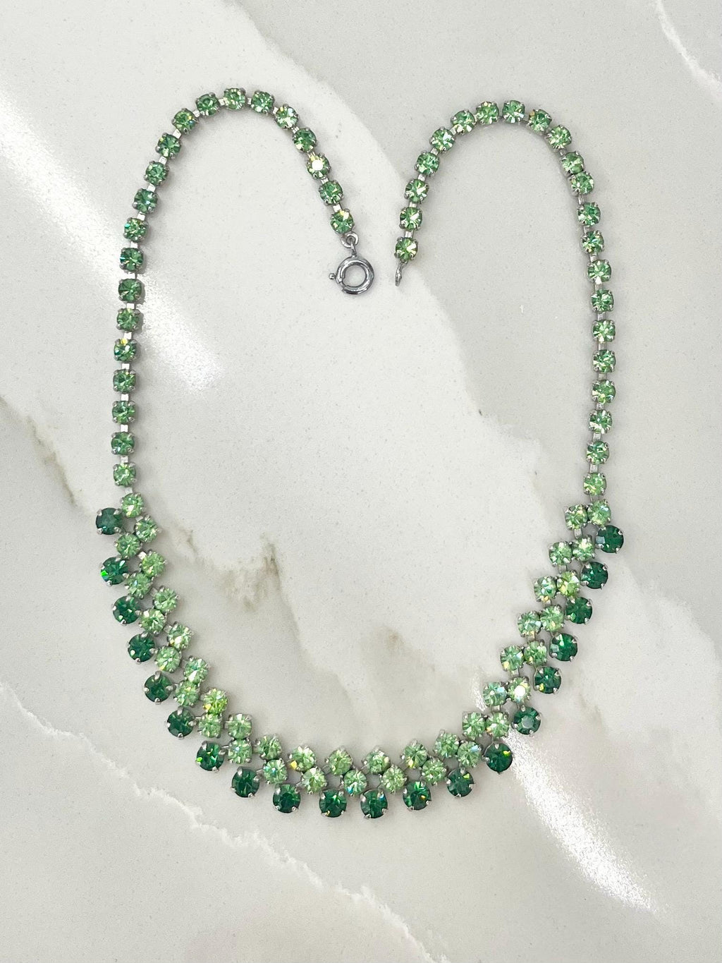 Vintage Silver Tone Peridot & Emerald Green Diamante Crystal Paste Necklace 1960’s Beautiful Sparkles 15.5” Long MillyOliverVintage