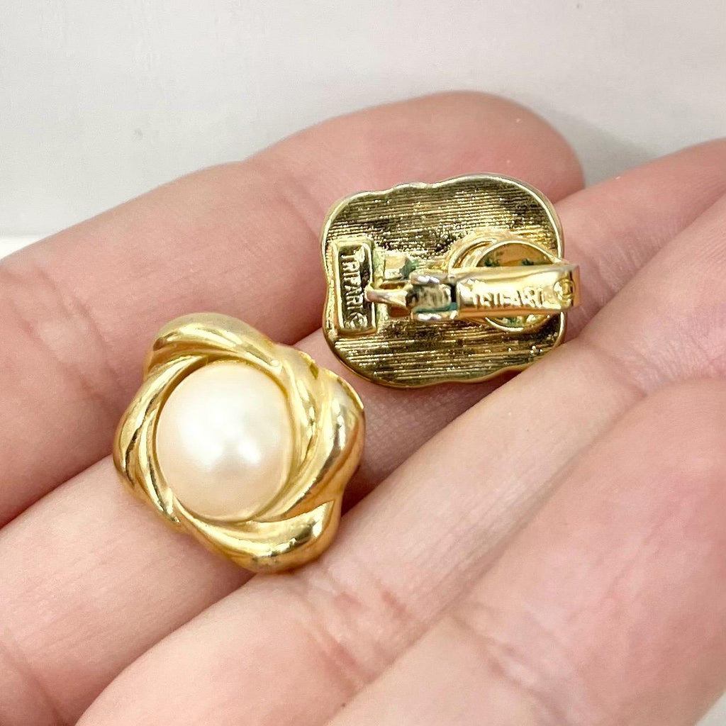 Vintage Trifari Gold Plate & Faux Pearl Clip On Earrings Hollywood Glamour MillyOliverVintage