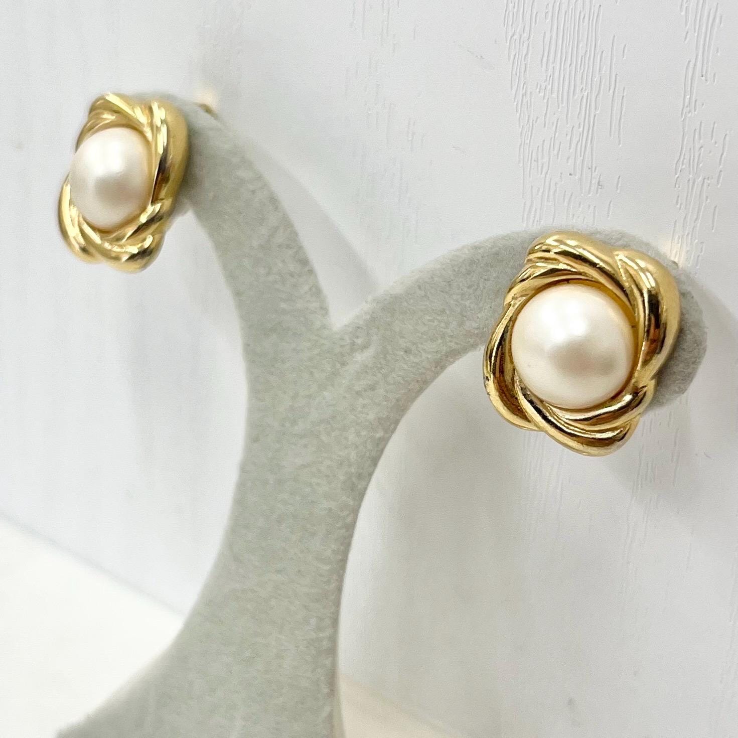 Vintage Trifari Gold Plate & Faux Pearl Clip On Earrings Hollywood Glamour MillyOliverVintage