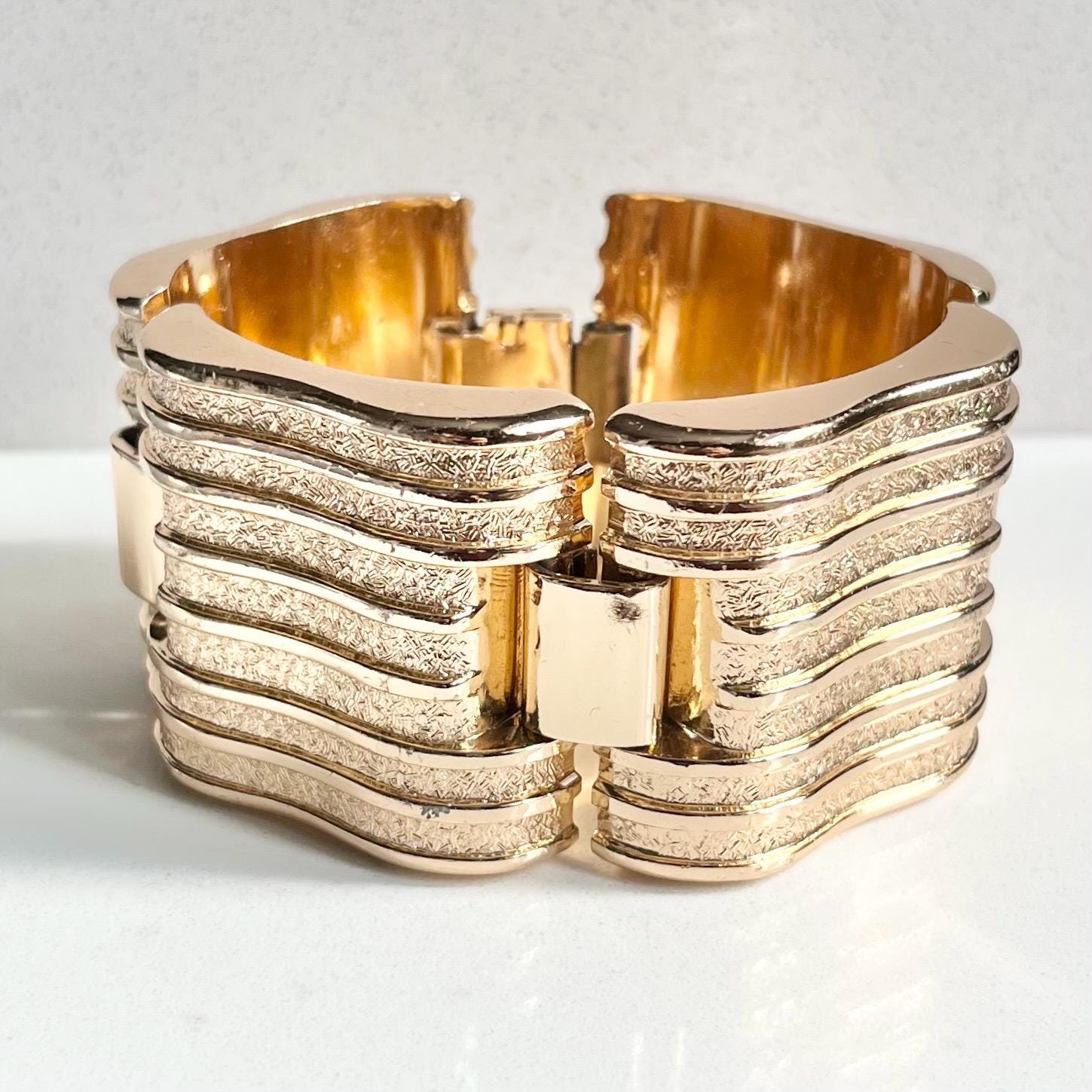 Vintage Globus 1970’s 1980’s Rose Gold Tone Textured Wide Link Cuff Bracelet MillyOliverVintage