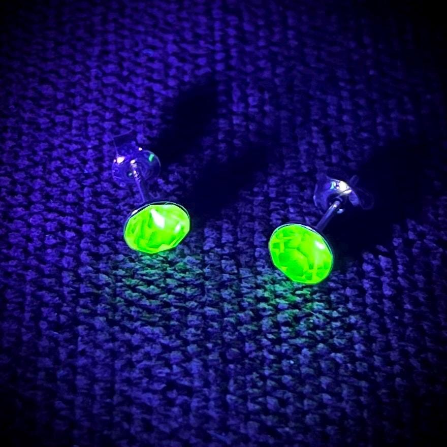 Sterling Silver Uranium Glass Round Cut Crystal Stud Earrings 5mm with a UV Reactive Glow UV Jewellery MillyOliverVintage
