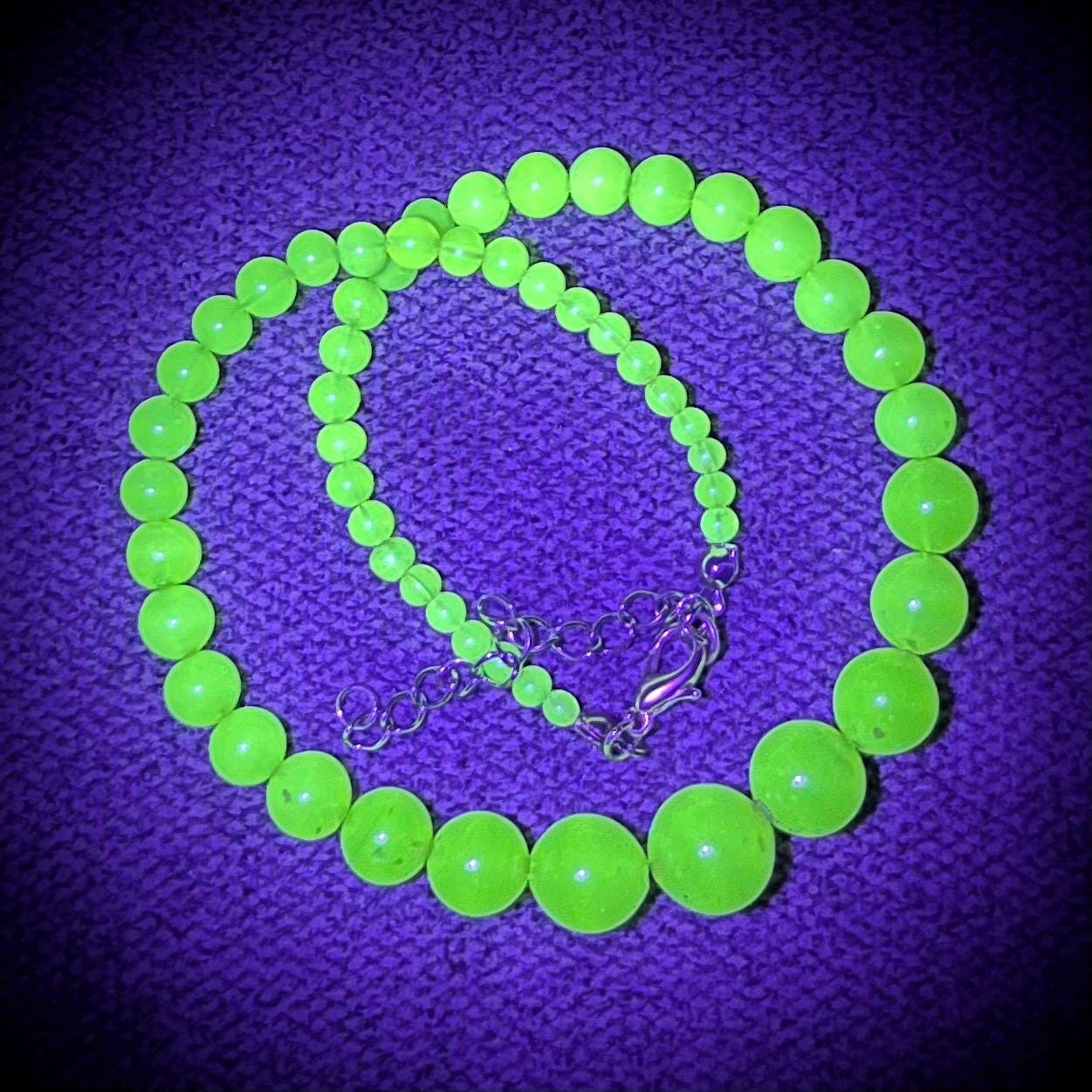 Vintage Yellow Uranium Glass Graduated Bead Necklace Bright Green UV Reactive Glow Jewellery 15” Long with a 2” Extender MillyOliverVintage