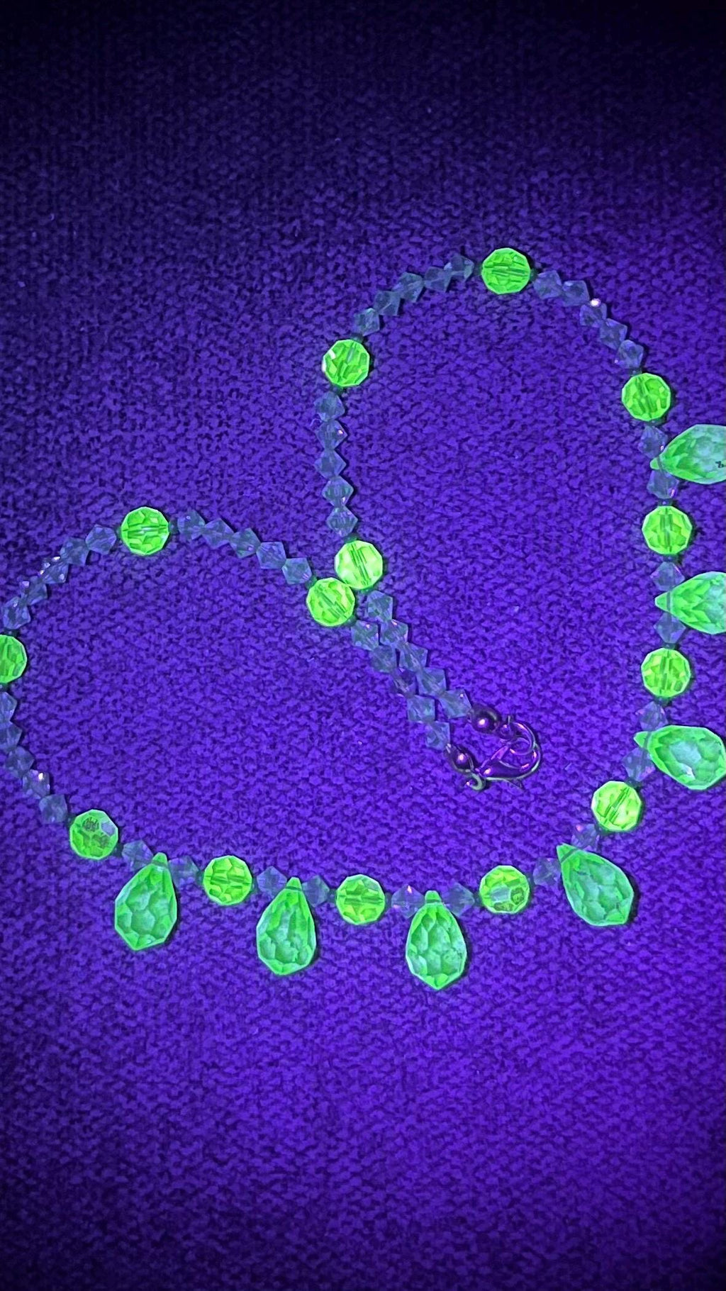 Vintage Green Uranium Crystal Bead Droplet Necklace UV Reactive Glow 19” Long MillyOliverVintage