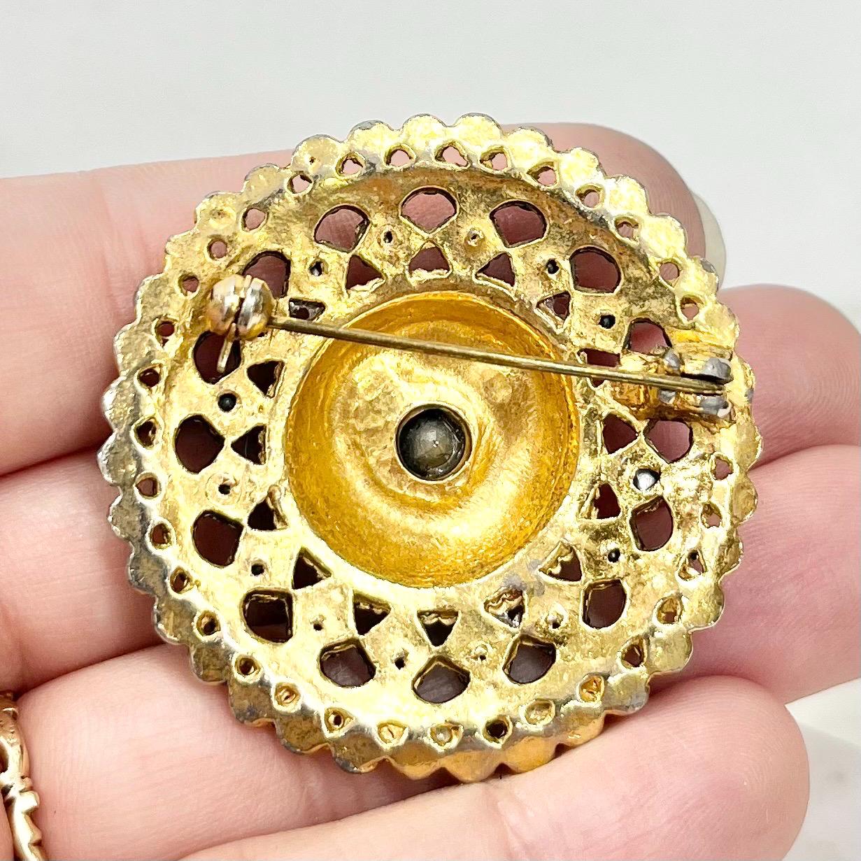 Vintage Aurora Borealis Green Uranium Glass Crystal Round Brooch Gold Tone with a UV Reactive Glow UV Jewellery Vintage MillyOliverVintage