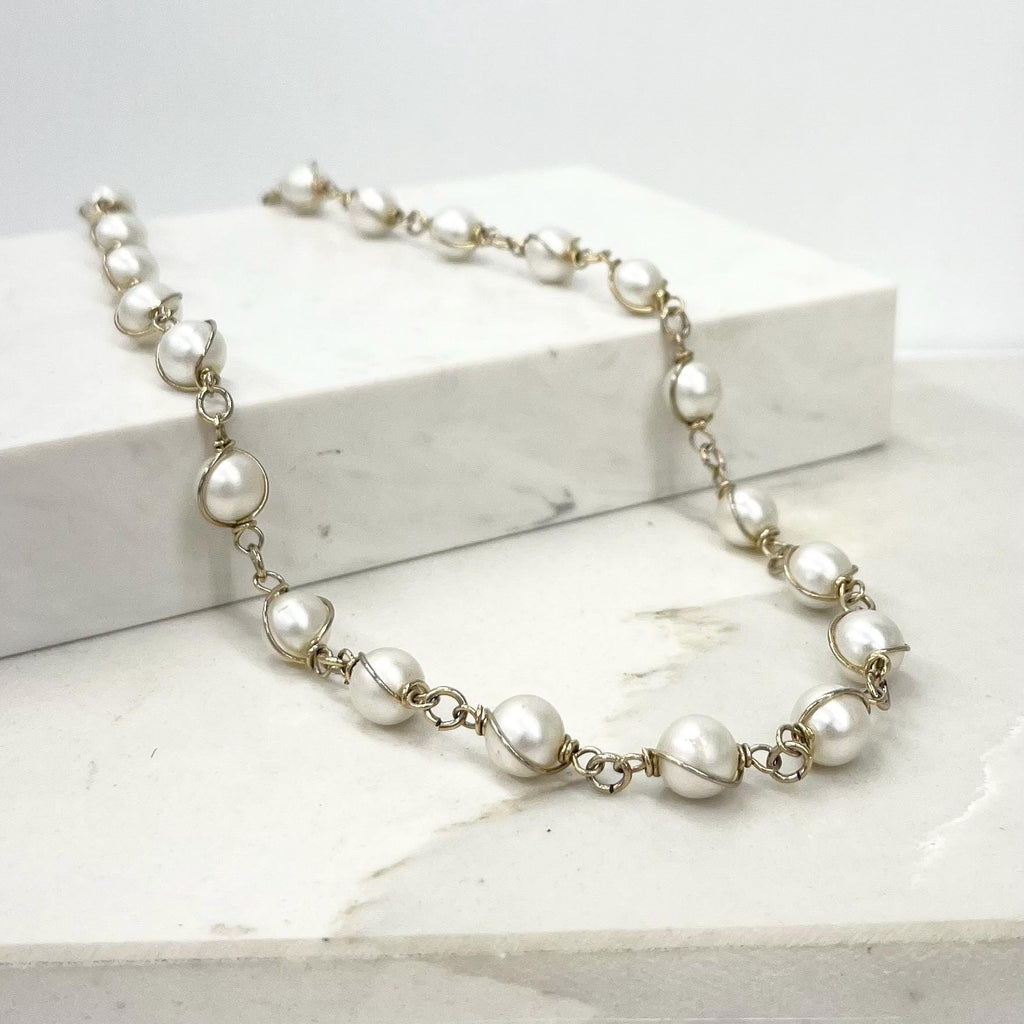 Vintage Sarah Coventry Acrylic Pearl and Gold Tone Necklace 16” Long MillyOliverVintage