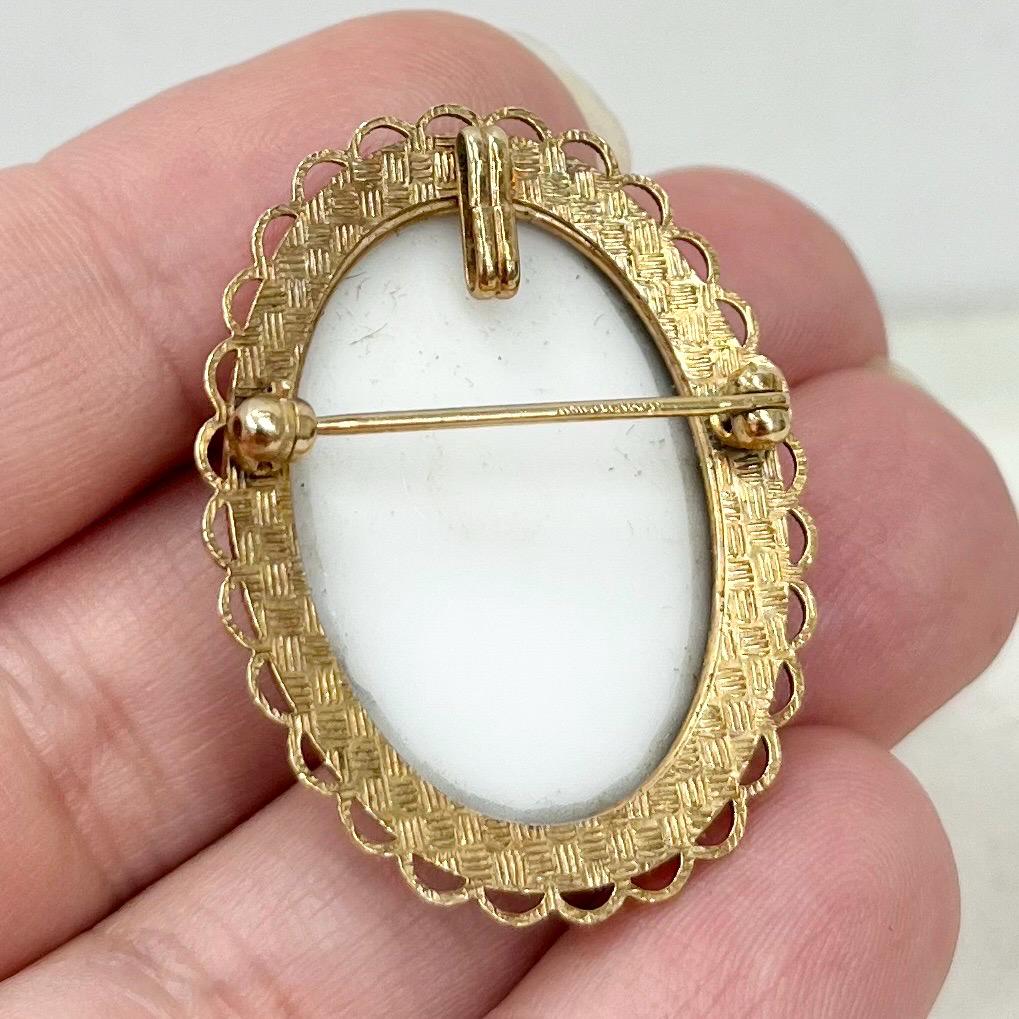 Vintage Amco 14ct Gold Filled Black & White Glass Faux Cameo Brooch Victorian Style / Pendant MillyOliverVintage