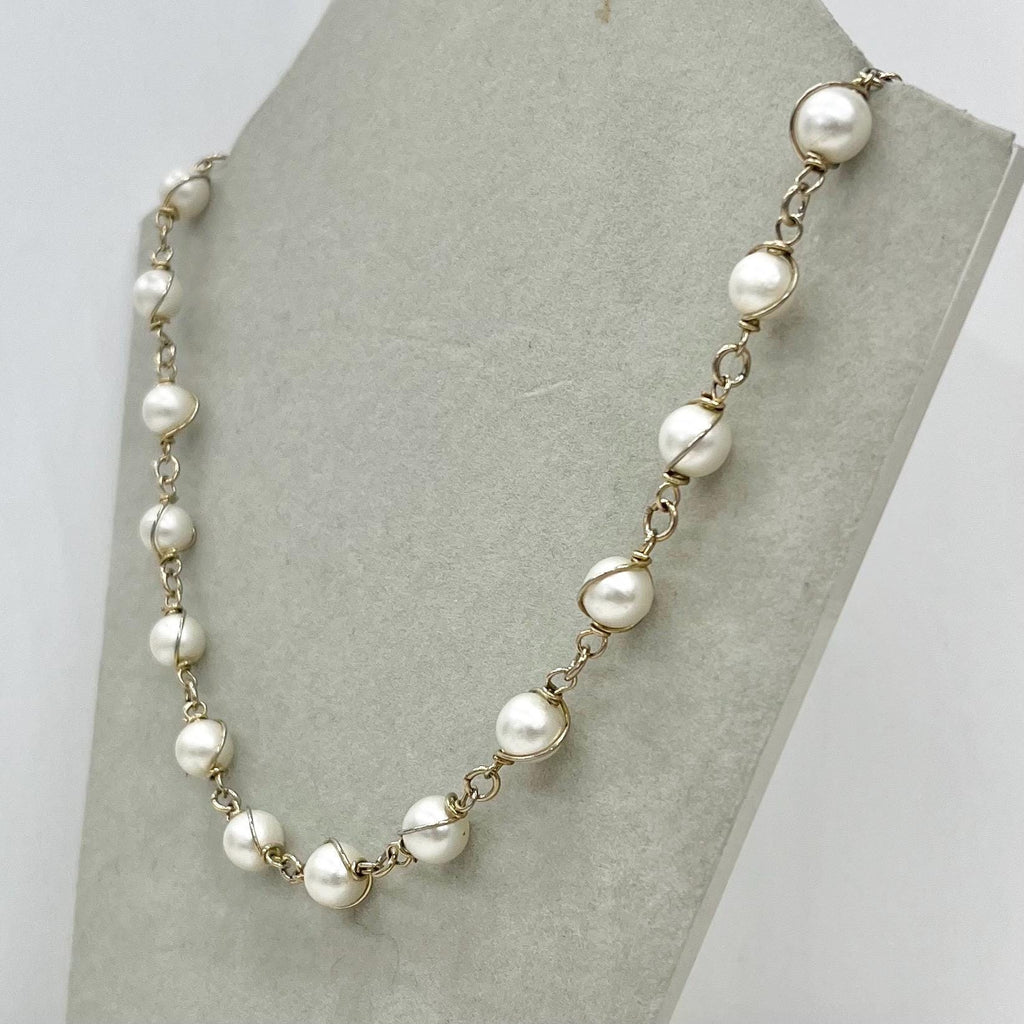 Vintage Sarah Coventry Acrylic Pearl and Gold Tone Necklace 16” Long MillyOliverVintage
